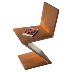 Sedia Zig Zag di Gerrit Rietveld numerata, Cassina, anni '70