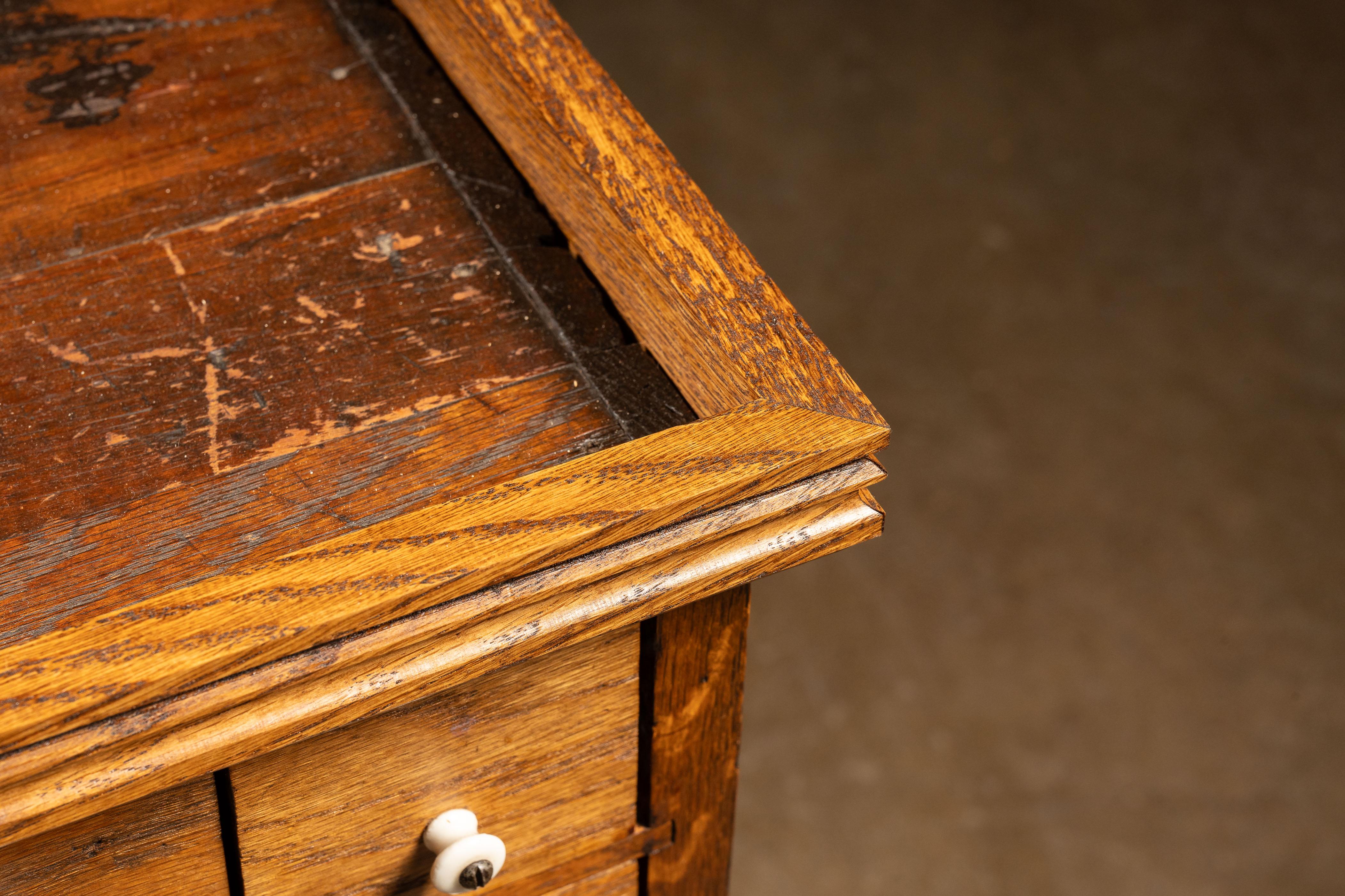 Early Oak 90-Drawer Apothecary Cabinet In Good Condition In Dekalb, IL