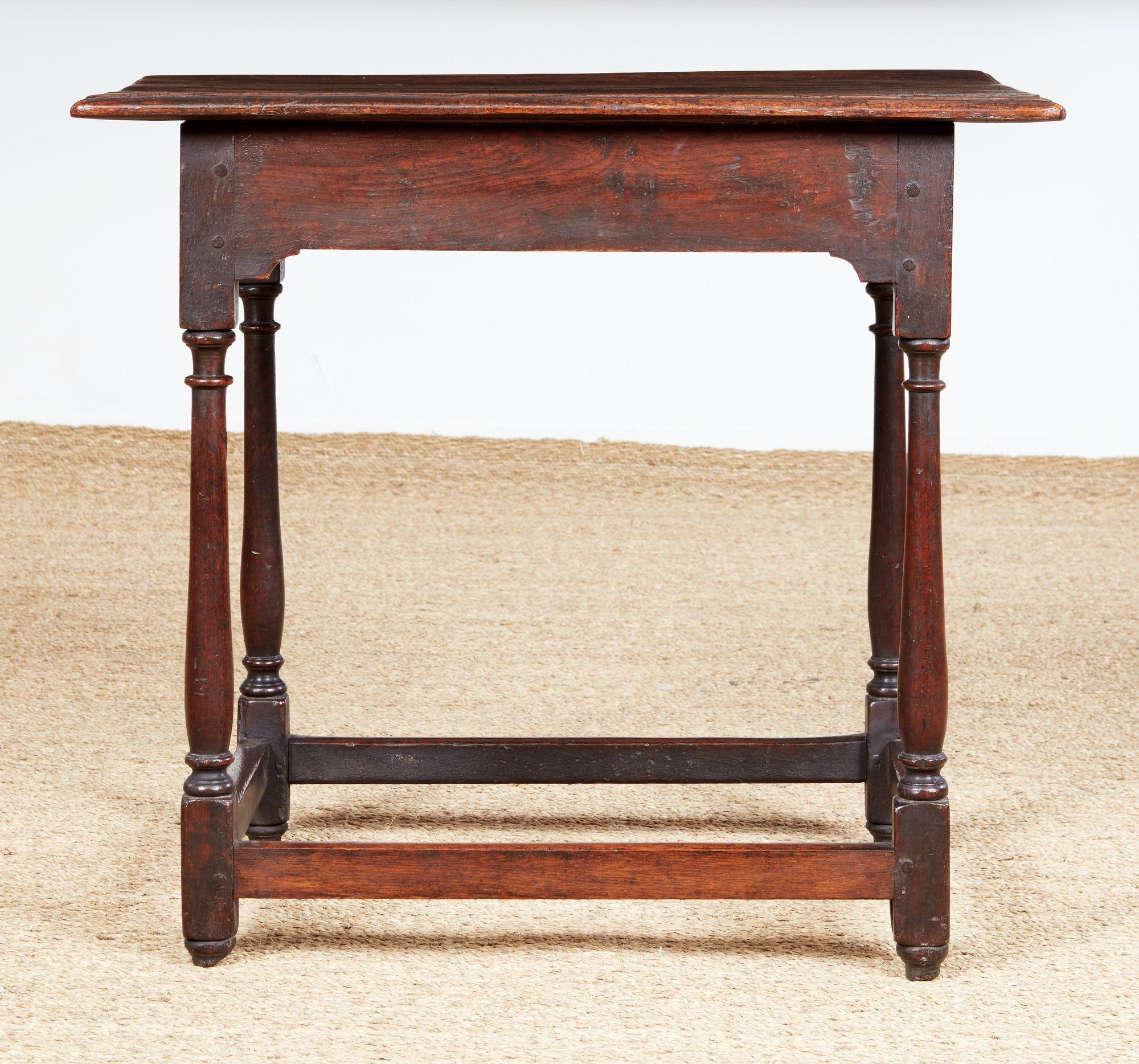 Table centrale en Oak Oak ancien Bon état - En vente à Greenwich, CT