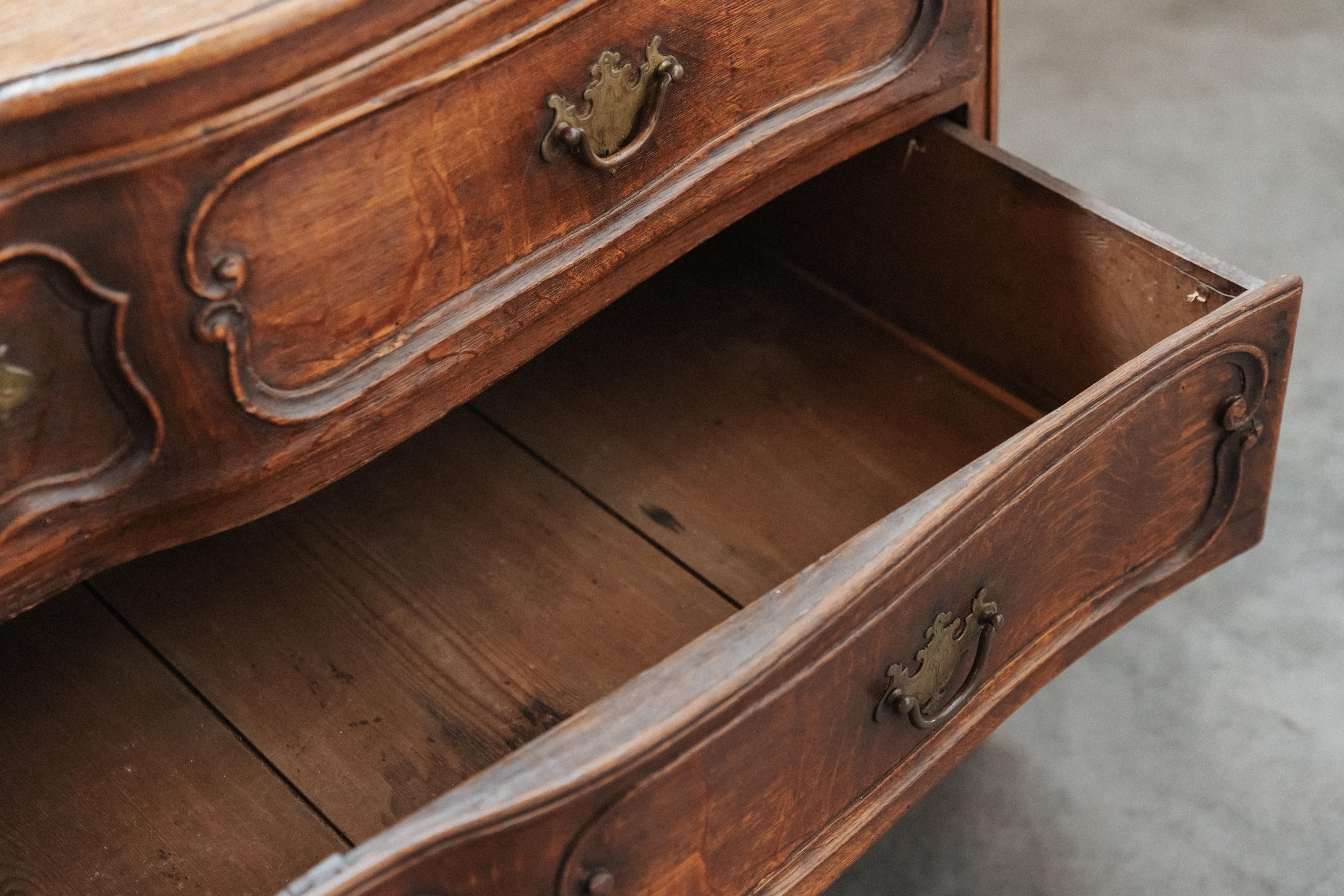 Early Oak Chest From France, Circa 1800 In Good Condition For Sale In Nashville, TN
