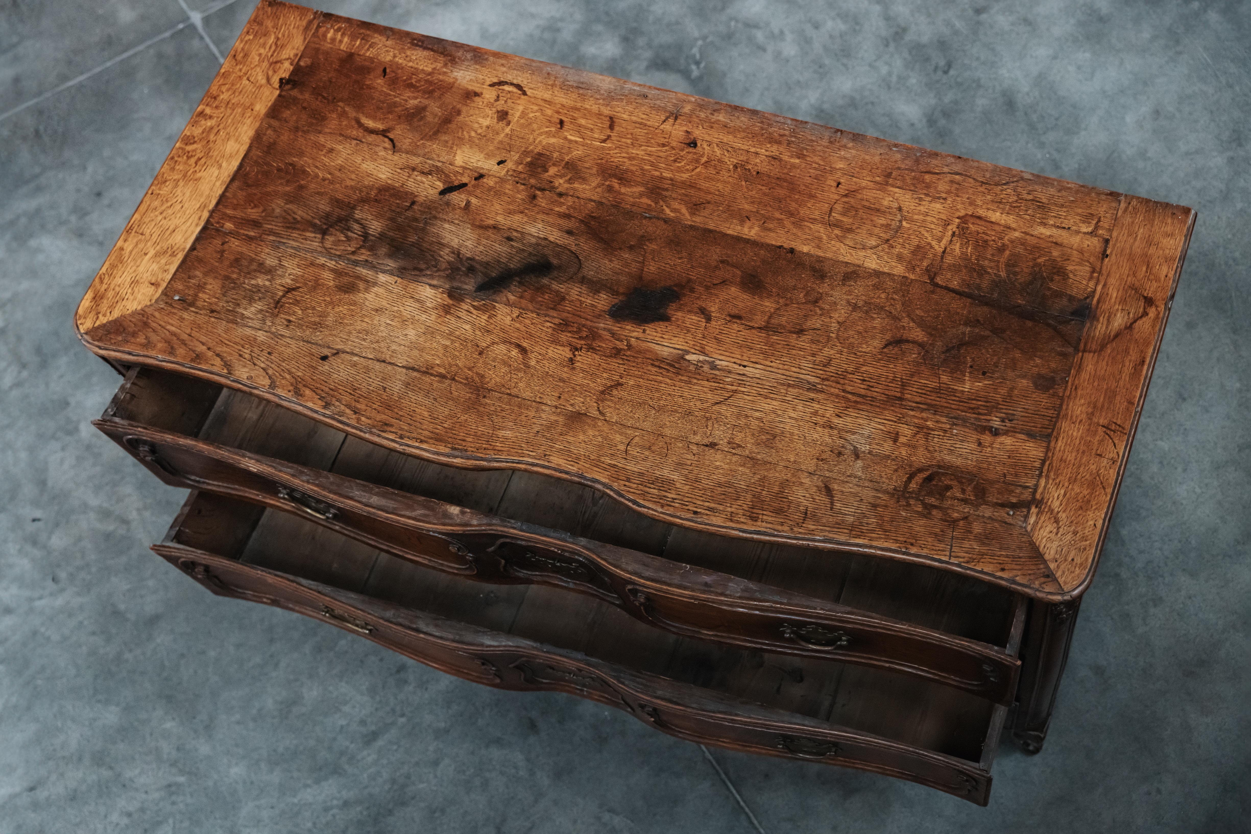 Frühe Eichenholz-Kommode in Form einer Schublade, Frankreich, um 1800 (Europäisch) im Angebot