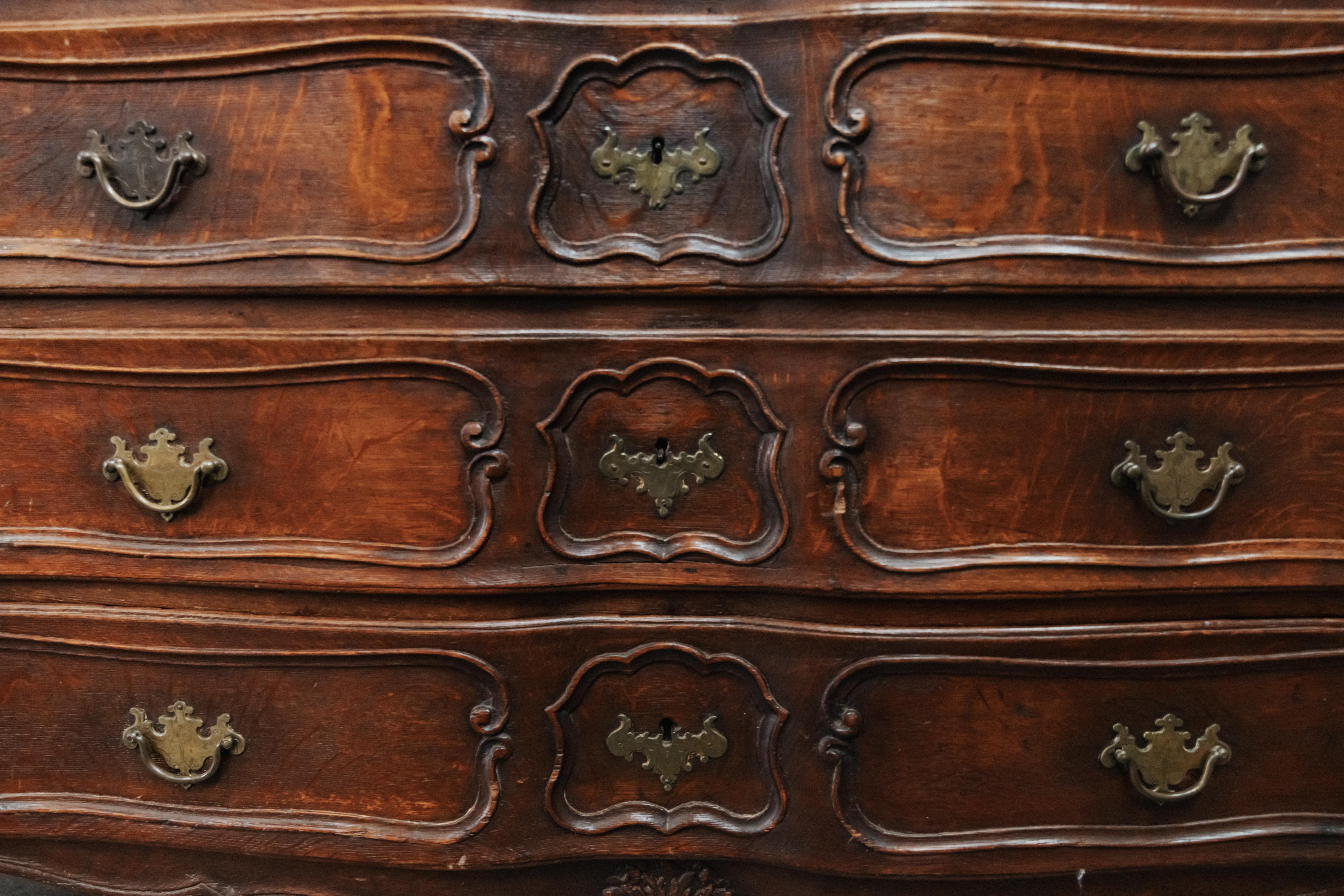 Early 19th Century Early Oak Chest Of Drawers Form France, Circa 1800 For Sale