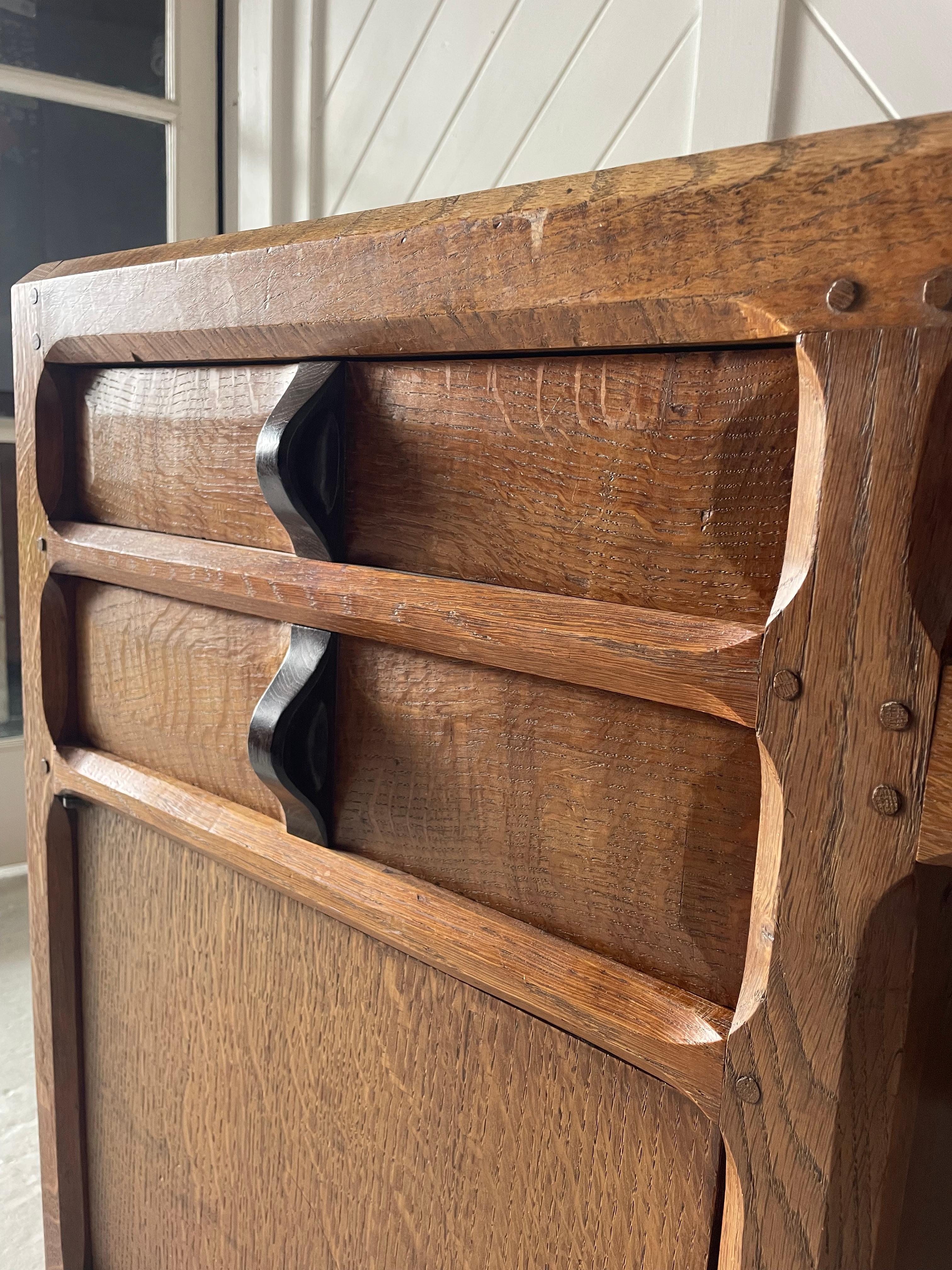 Arts and Crafts Scrivania Early Oak di Gordon Russell in vendita