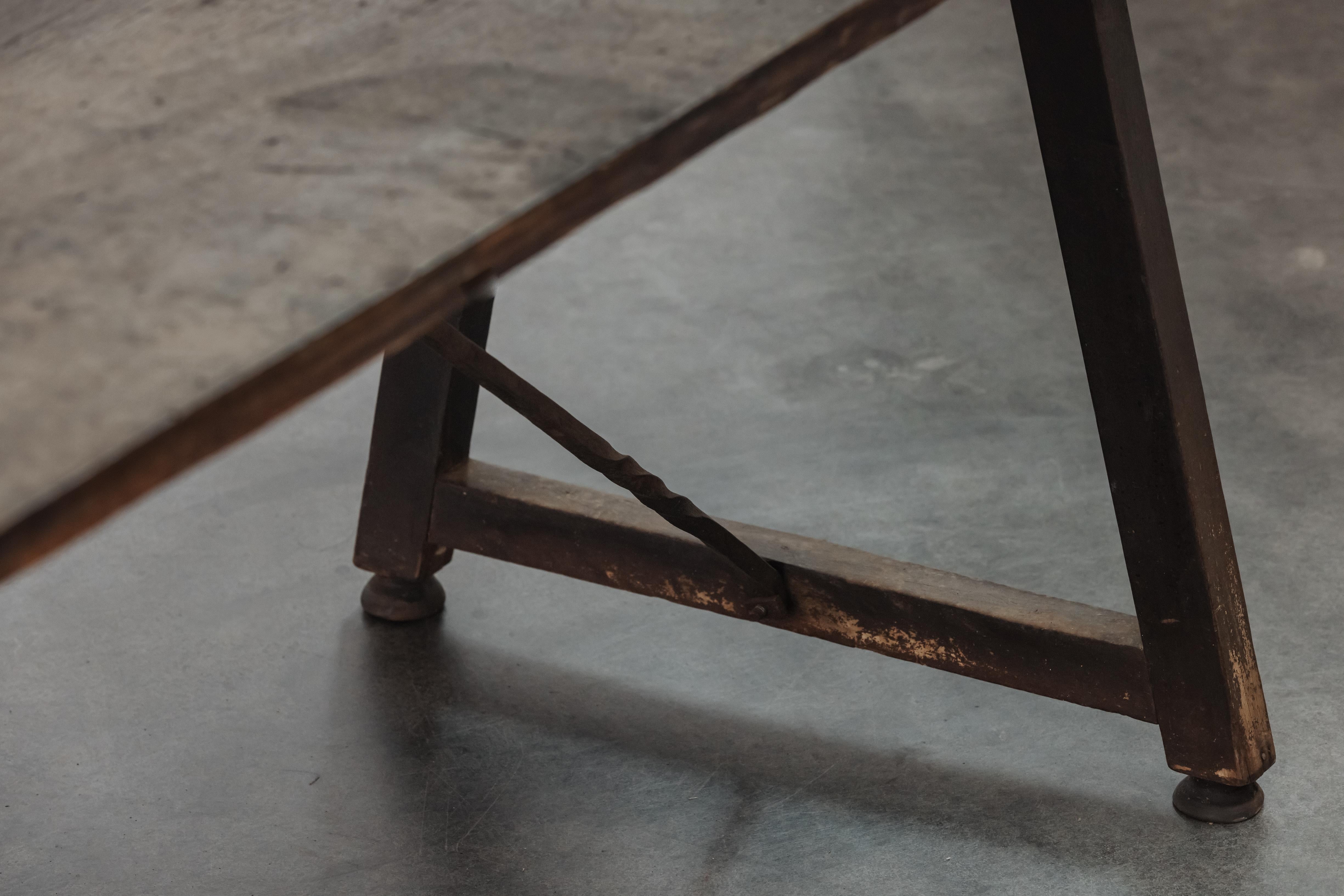 Table de salle à manger en Oak d'Espagne, vers 1800 en vente 1