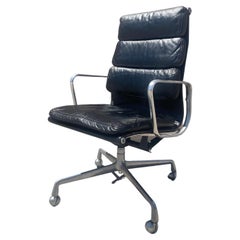Early Original Eames Soft Pad Executive Chair for Herman Miller in Black