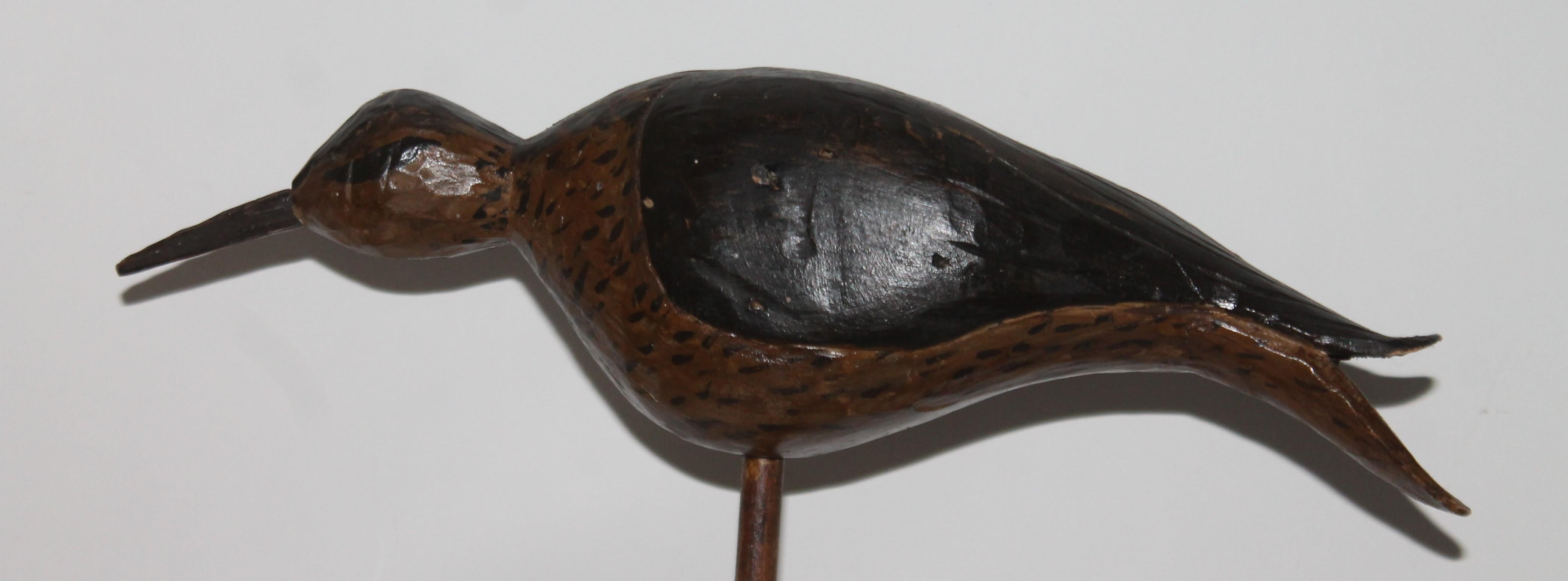 Adirondack Oiseau de chasse peint à l'origine sur socle en bois, début de sa carrière en vente