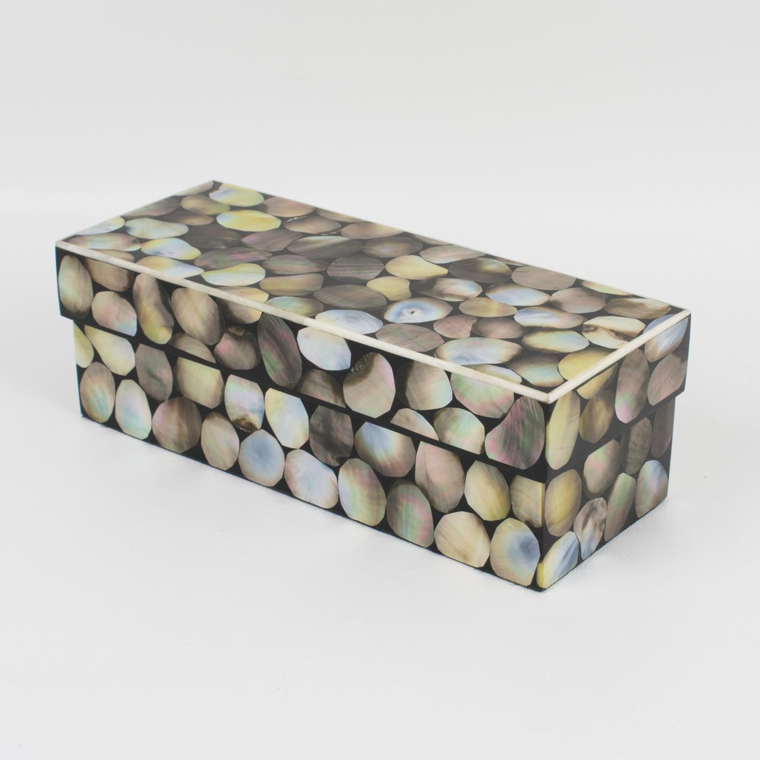 Early Original R & Y Augousti Paris Seashell Marquetry Box In Excellent Condition For Sale In Atlanta, GA