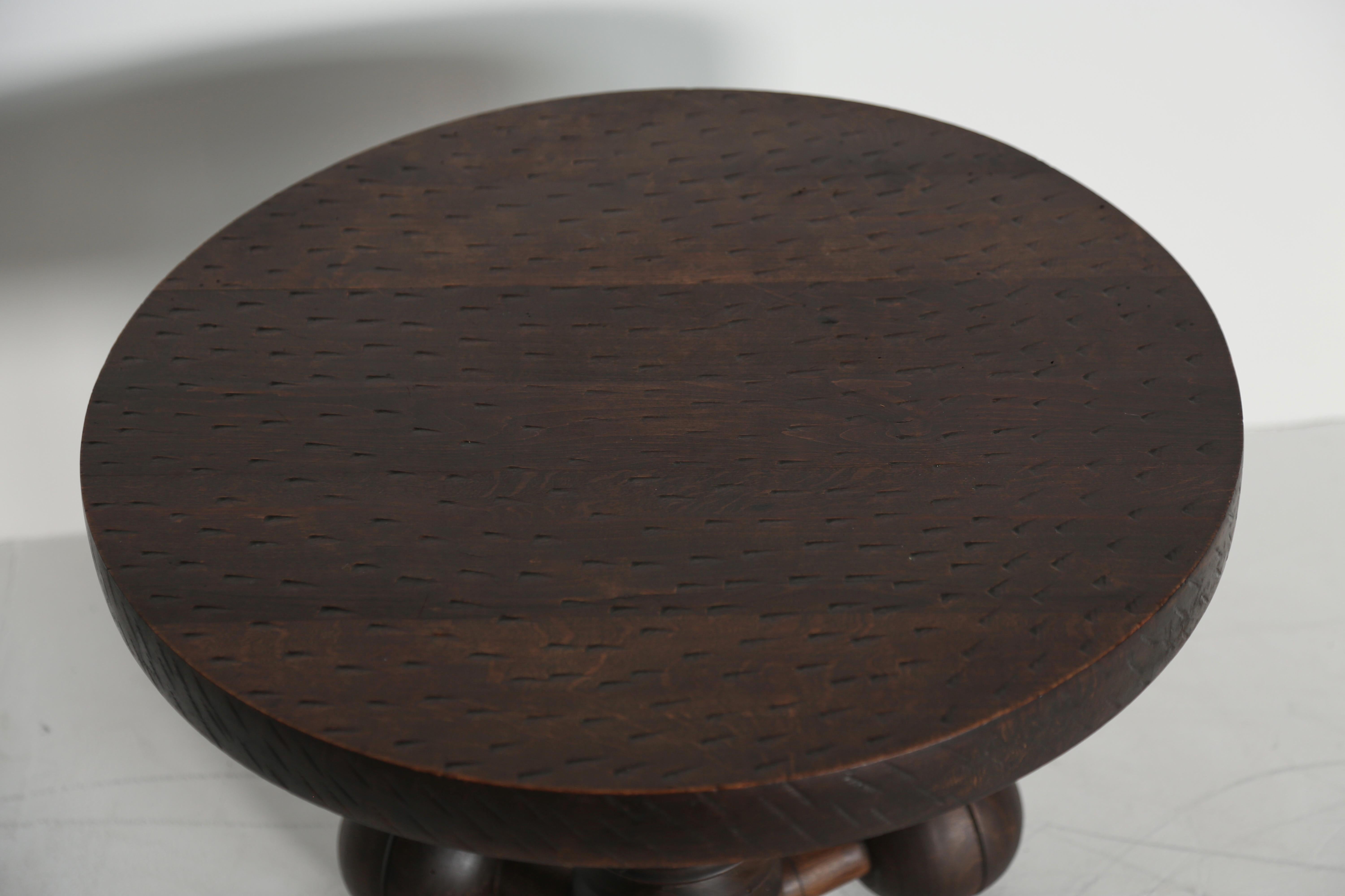 Français Table d'appoint d'origine à trois pieds/table basse par Charles Dudouyt, France, années 1940 en vente