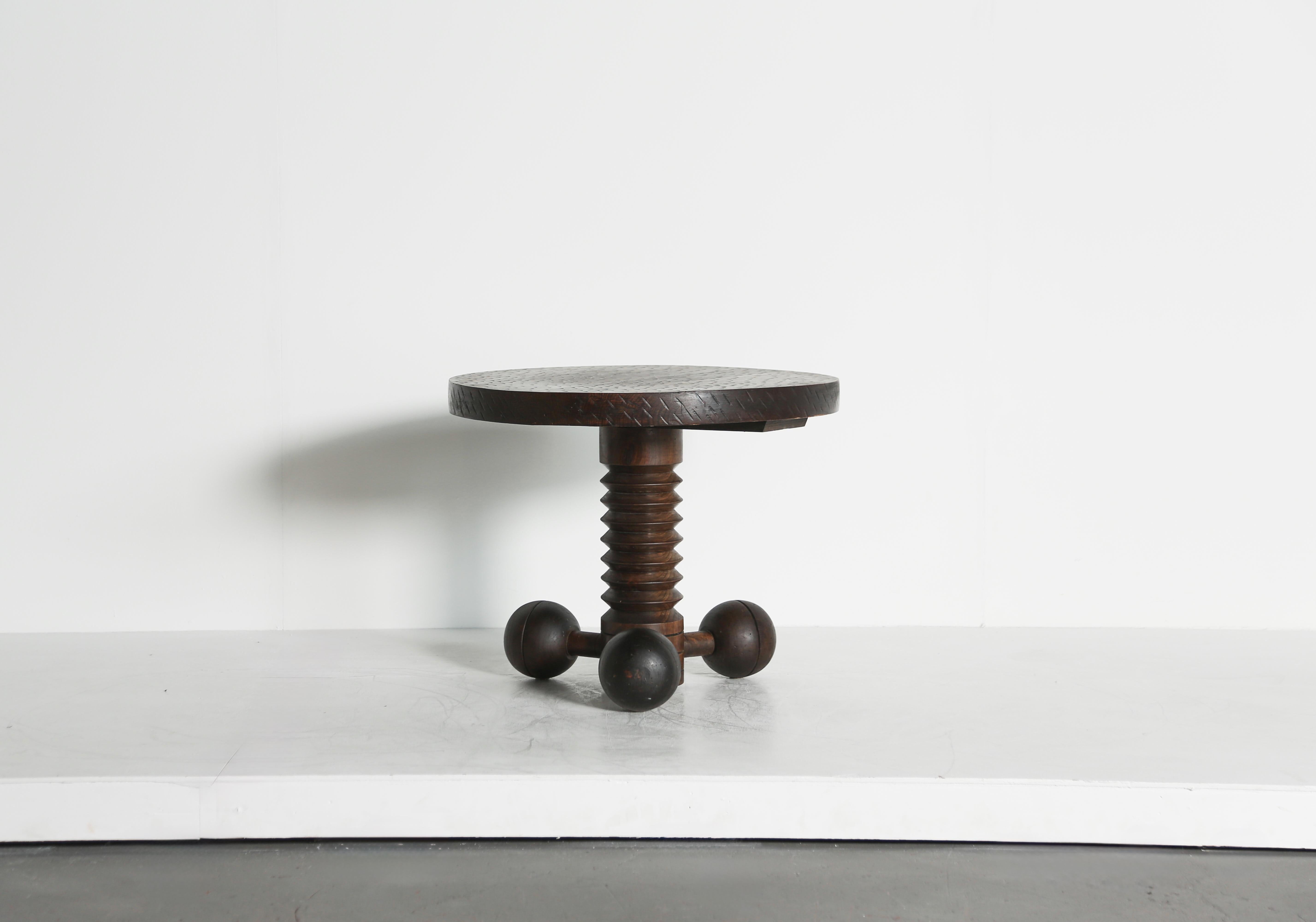 Table d'appoint d'origine à trois pieds/table basse par Charles Dudouyt, France, années 1940 Bon état - En vente à Lewes, East Sussex