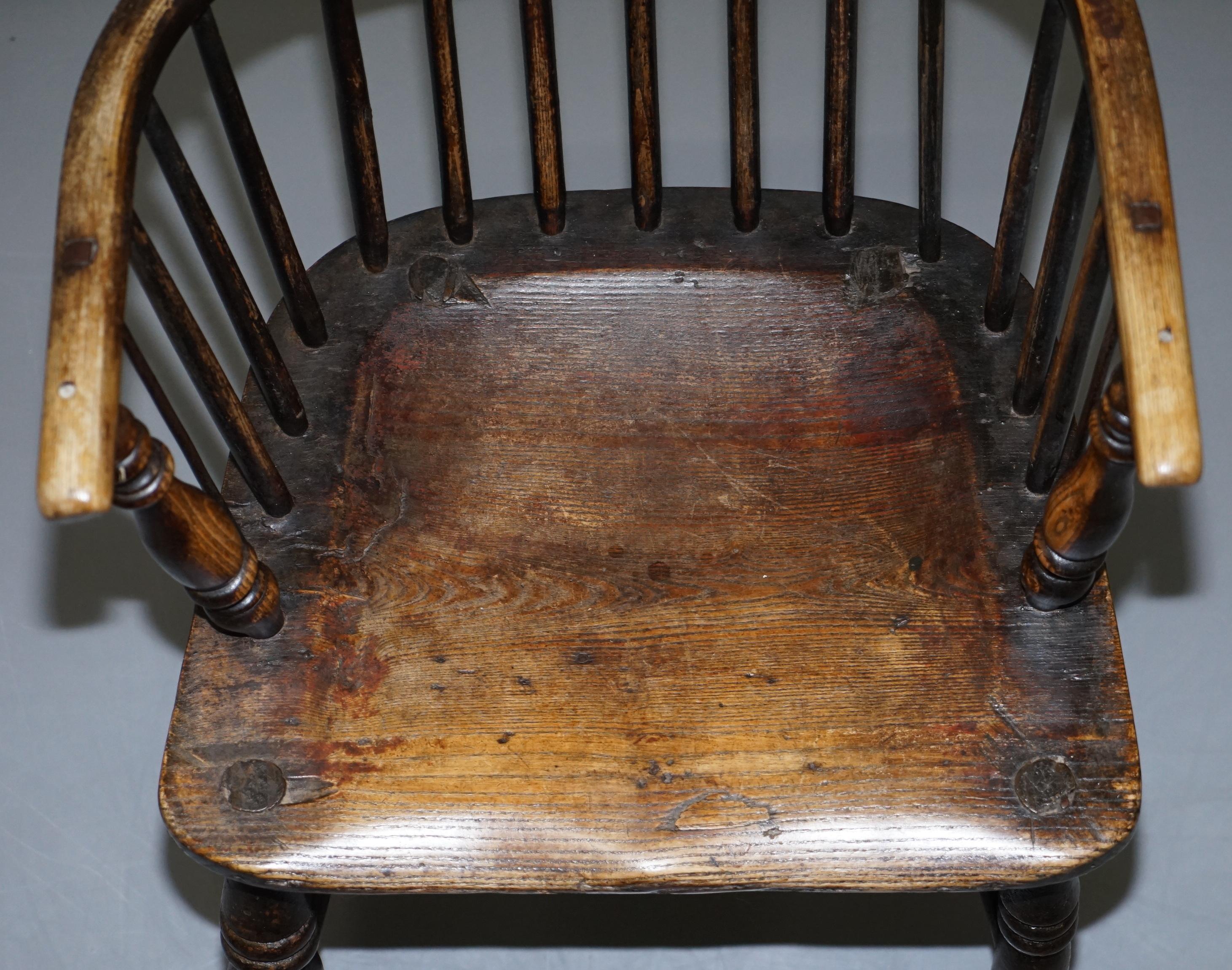 Früher original bemalter West Country Windsor-Sessel mit Reifenrücken, 19. Jahrhundert (Englisch) im Angebot