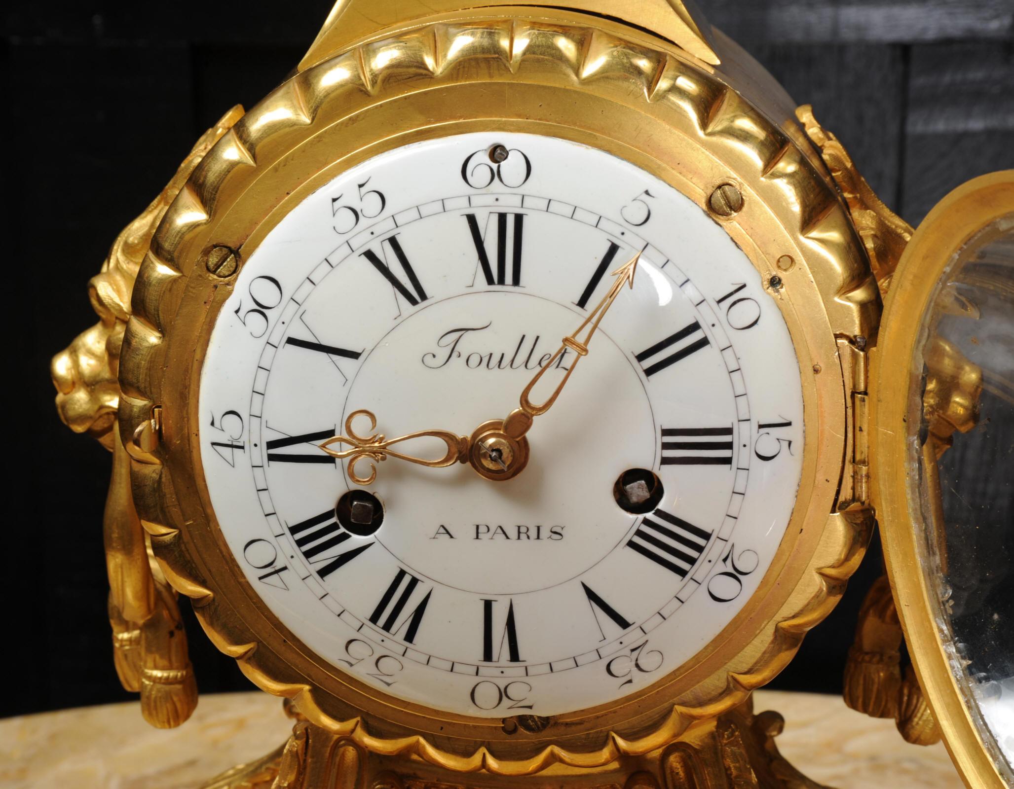 Horloge à tête de tambour française ancienne en bronze doré par Antoine Foullet, vers 1770 7