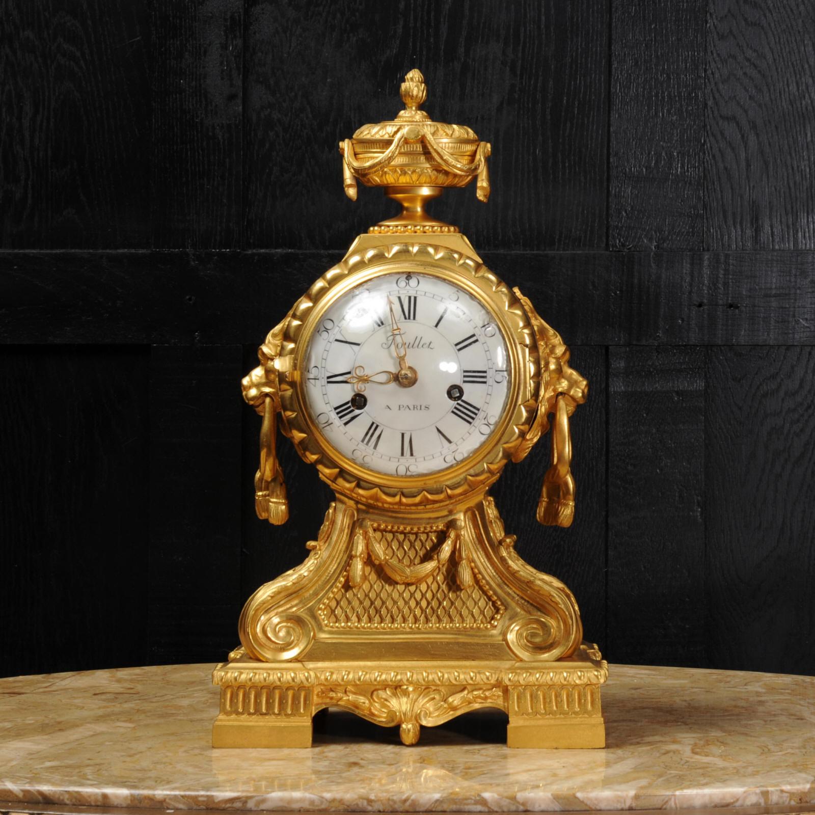 Louis XVI Horloge à tête de tambour française ancienne en bronze doré par Antoine Foullet, vers 1770