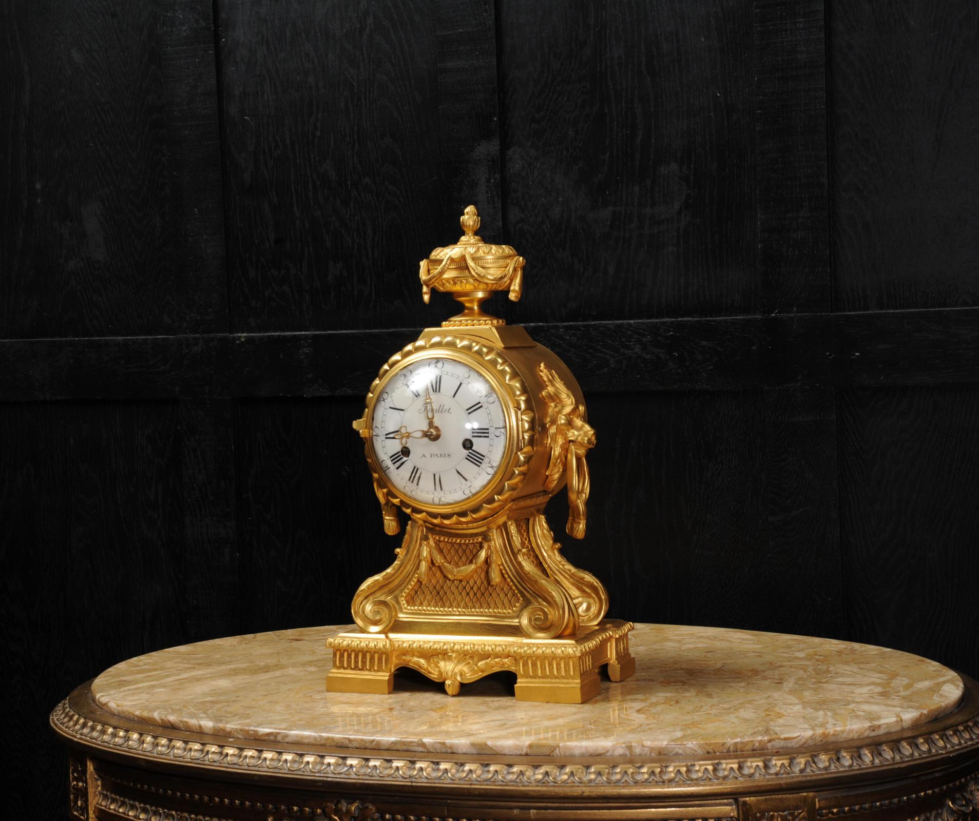 XVIIIe siècle et antérieur Horloge à tête de tambour française ancienne en bronze doré par Antoine Foullet, vers 1770