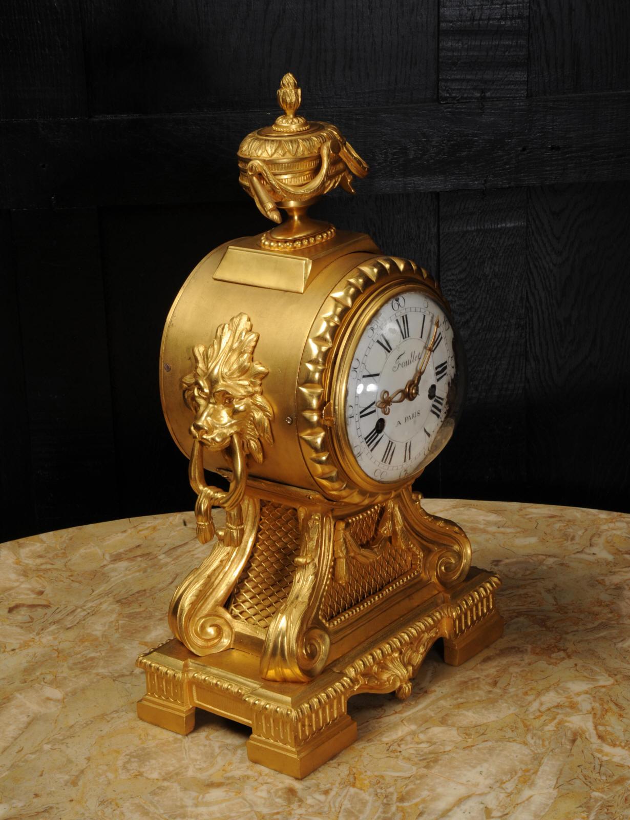 Horloge à tête de tambour française ancienne en bronze doré par Antoine Foullet, vers 1770 1