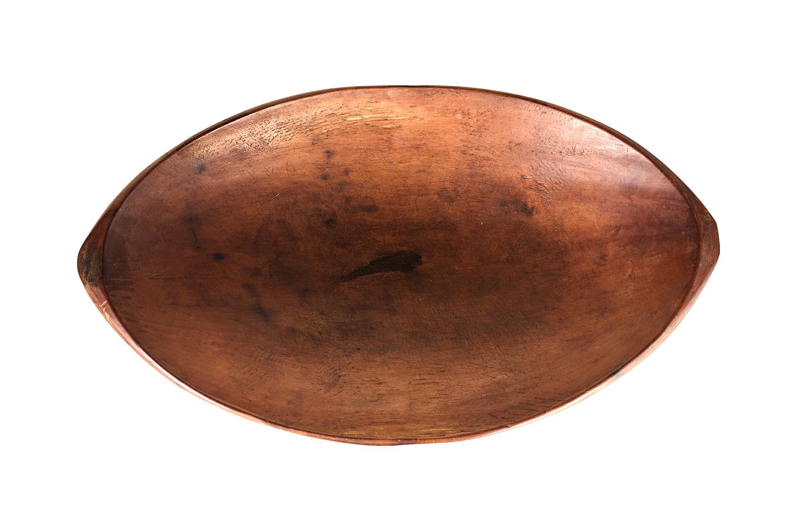 Ancien bol ovale en Wood Wood sculpté à la main en vente 3