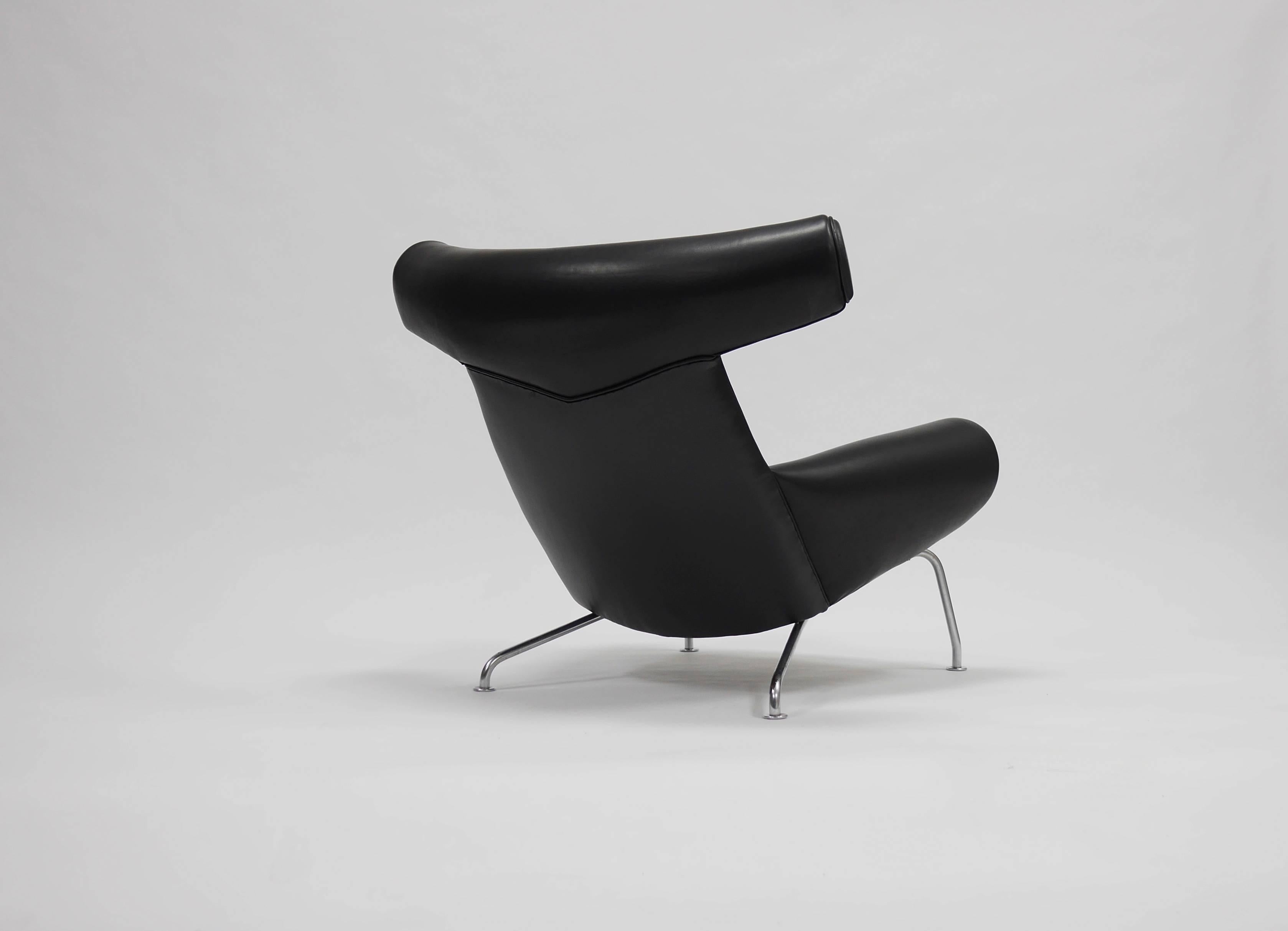 Leather Early Ox Lounge Chair by Hans Wegner for A.P. Stolen For Sale
