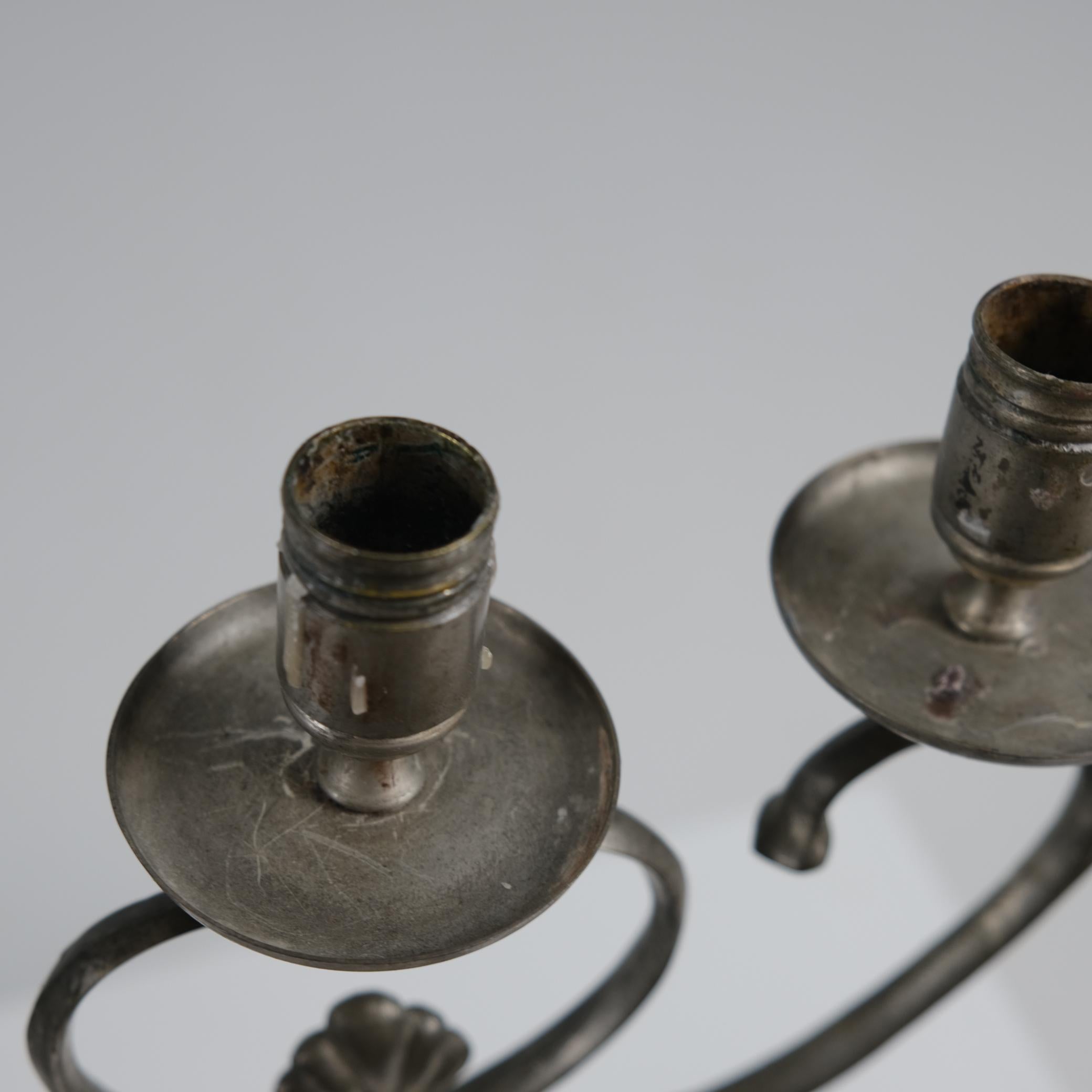 Candelabro Paavo Tynell Modello KJ 2, Ottone Nikled, Taito 1930 In condizioni buone in vendita a Helsinki, FI
