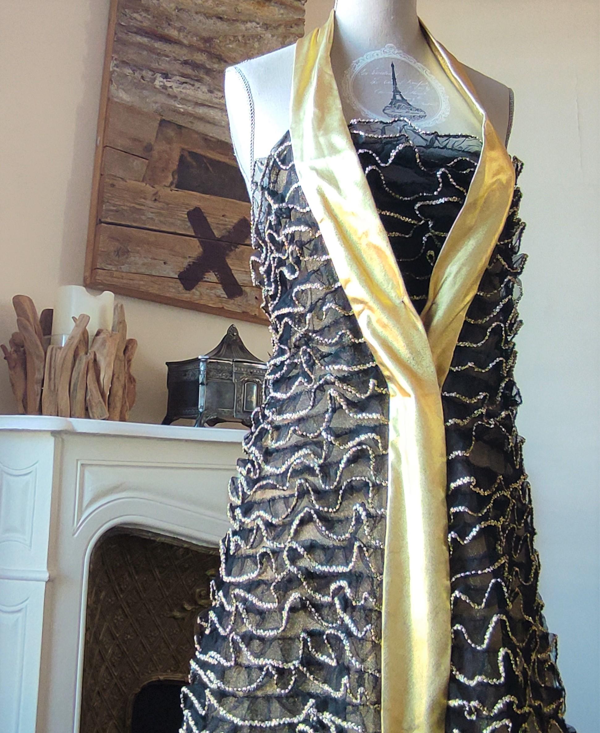 PACO RABANNE Robe de soirée vintage or et argentée avec manches longues en métal, début de sa carrière en vente 6