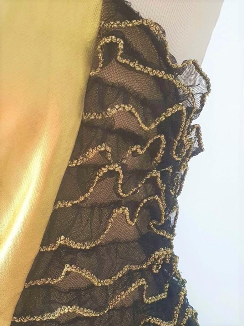 PACO RABANNE Robe de soirée vintage or et argentée avec manches longues en métal, début de sa carrière en vente 9
