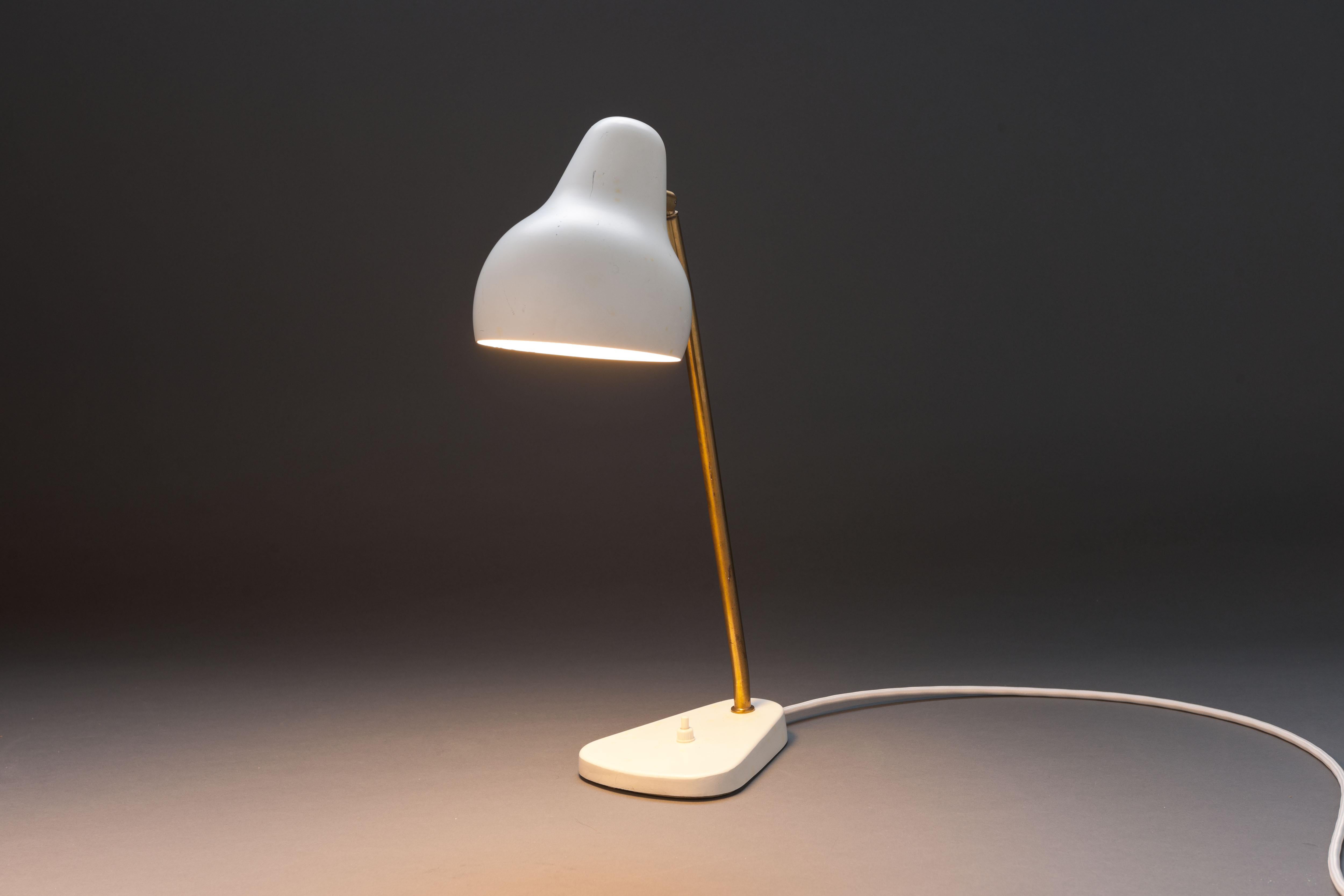 Early Pair '2' of Vl Table Lamps by Vilhelm Lauritzen by Louis Poulsen For Sale 4