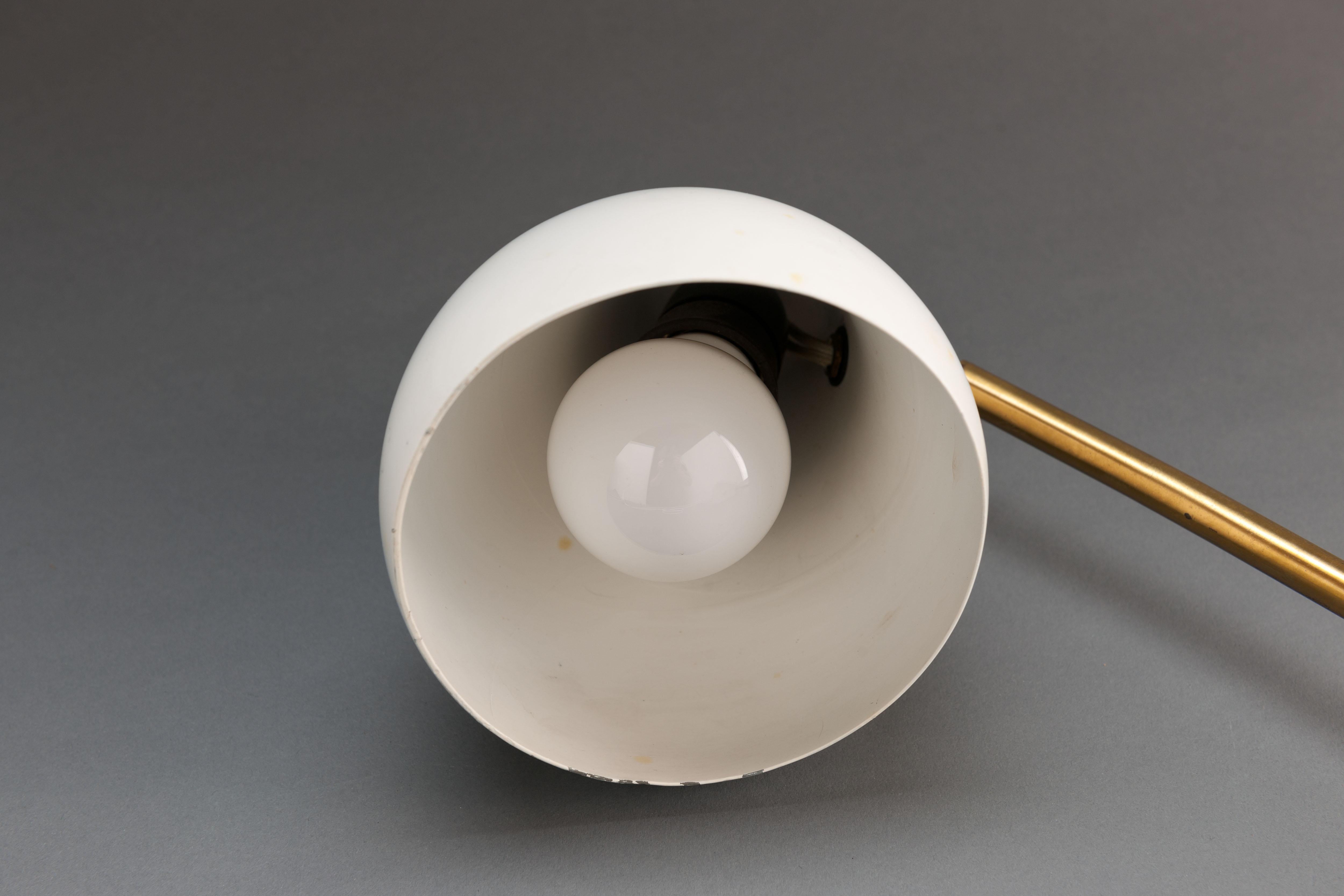 Early Pair '2' of Vl Table Lamps by Vilhelm Lauritzen by Louis Poulsen For Sale 9