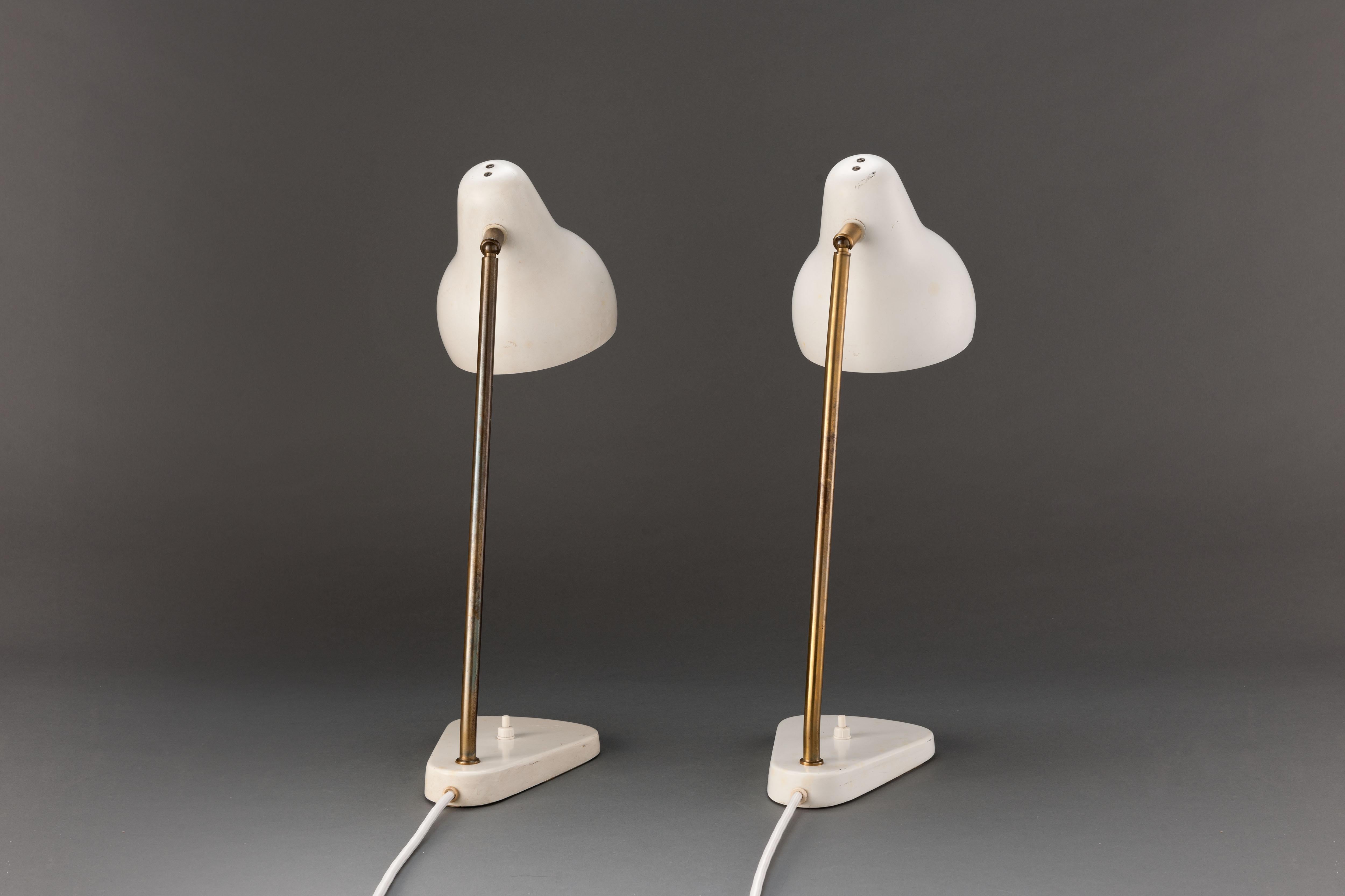 Frühes Paar „2“ Vl-Tischlampen von Vilhelm Lauritzen von Louis Poulsen (Mitte des 20. Jahrhunderts) im Angebot