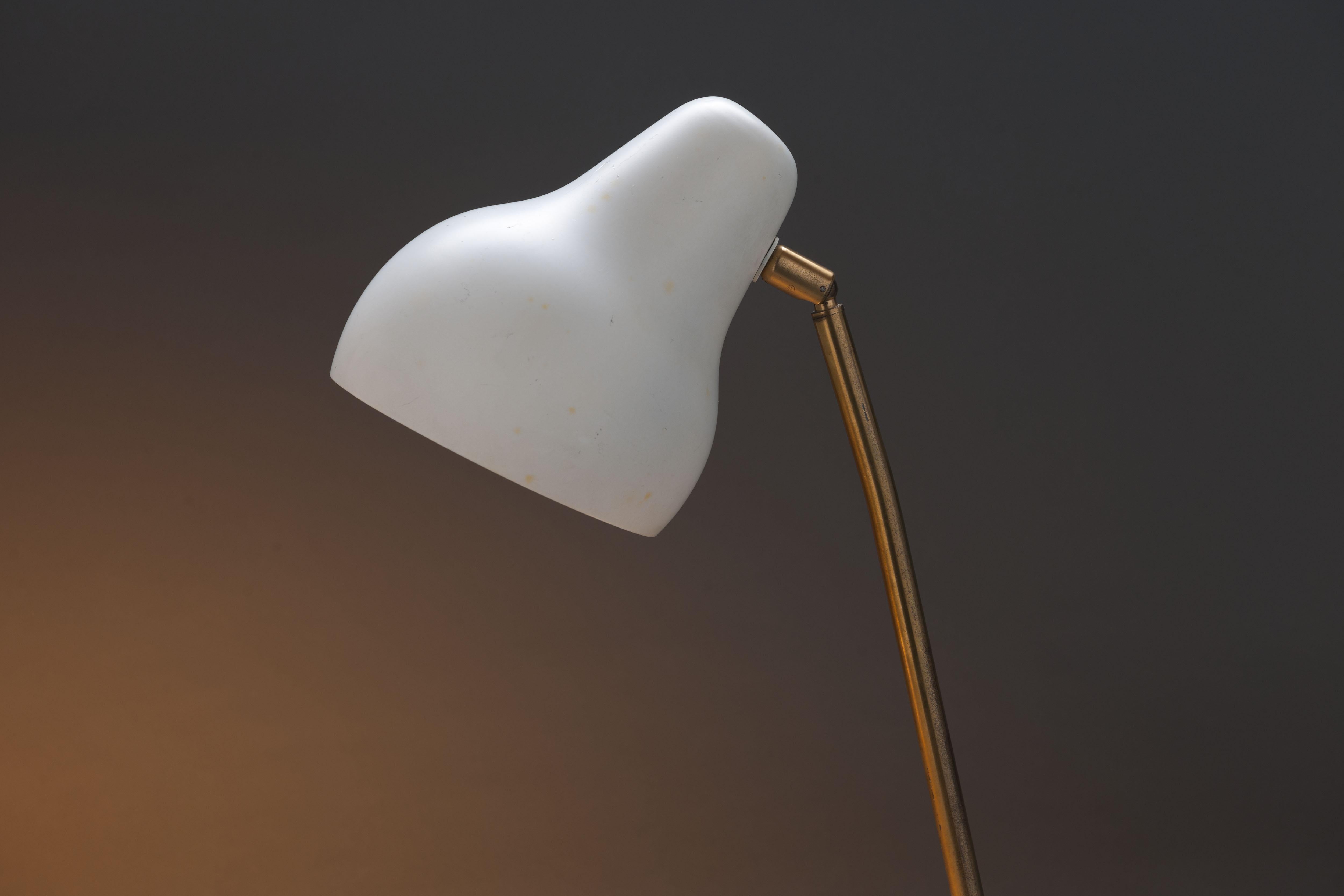 Early Pair '2' of Vl Table Lamps by Vilhelm Lauritzen by Louis Poulsen For Sale 1