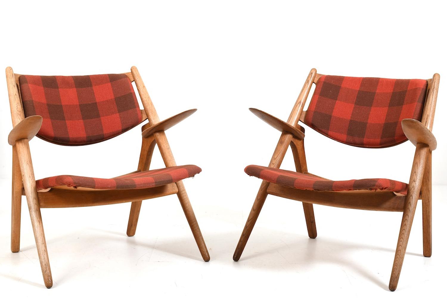 Scandinave moderne Paire de fauteuils CH-28 en chêne de Hans J. Wegner en vente