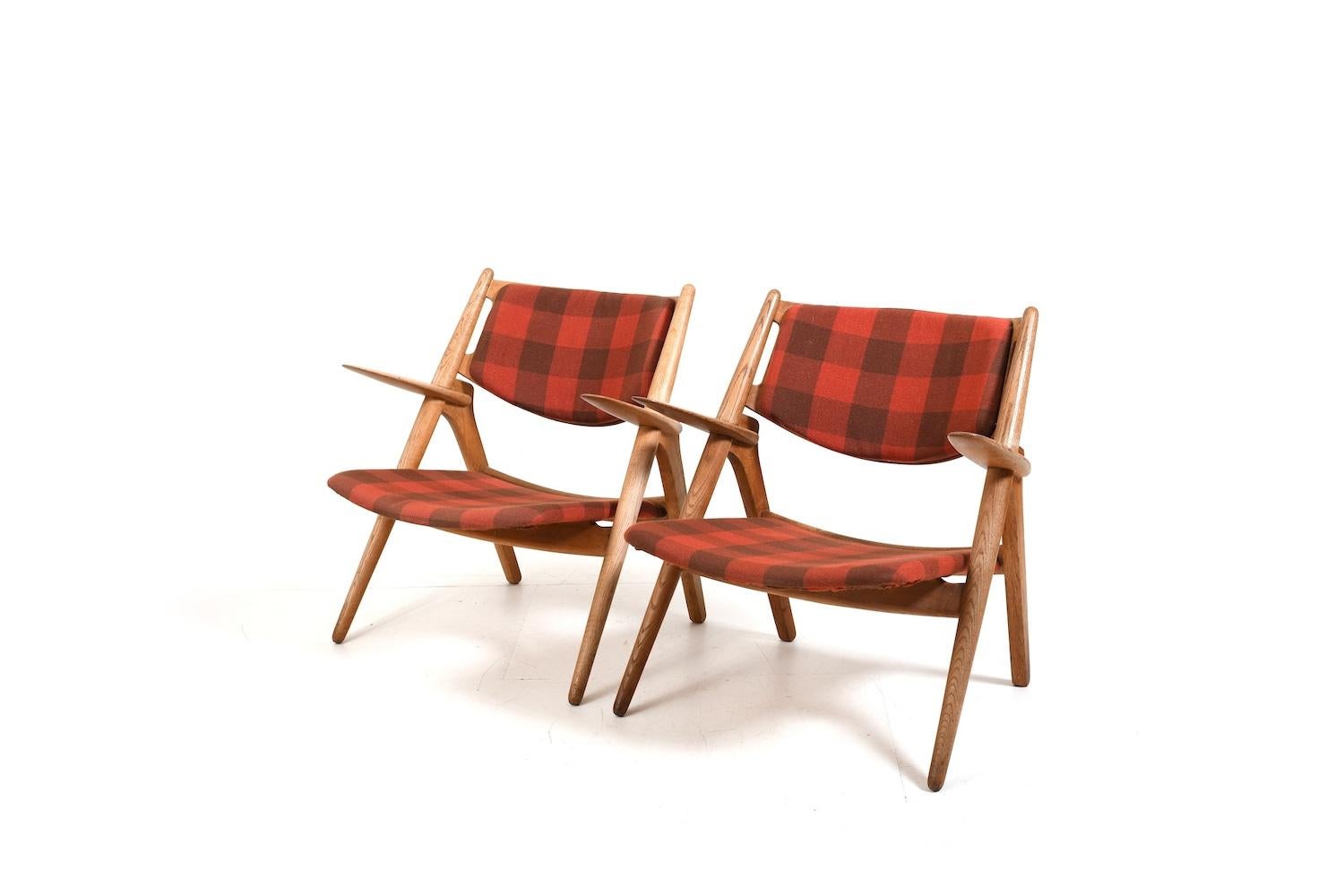Paire de fauteuils CH-28 en chêne de Hans J. Wegner en vente 2