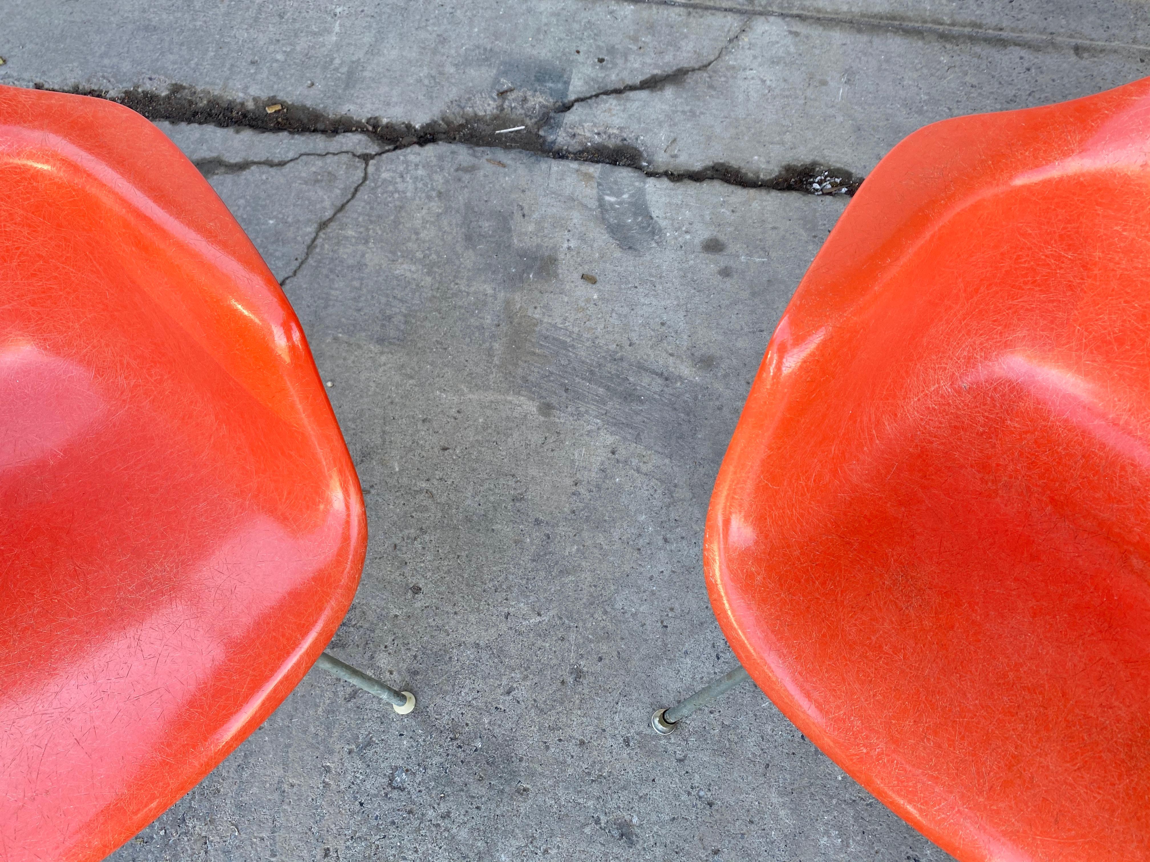 Mid-Century Modern Early Pair of Charles Eames Fiberglass Arm Shell Chairs 