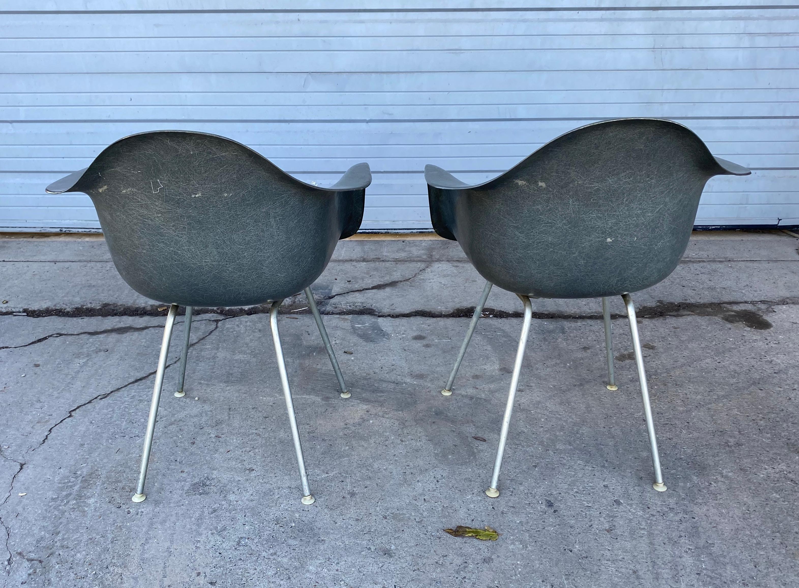 American Early Pair of Charles Eames Fiberglass Arm Shell Chairs 