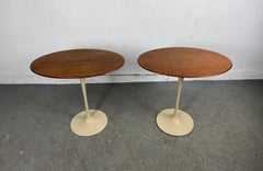 Early Pair of Knoll Tulip Oval Side Tables by Eero Saarinen, circa 1970s