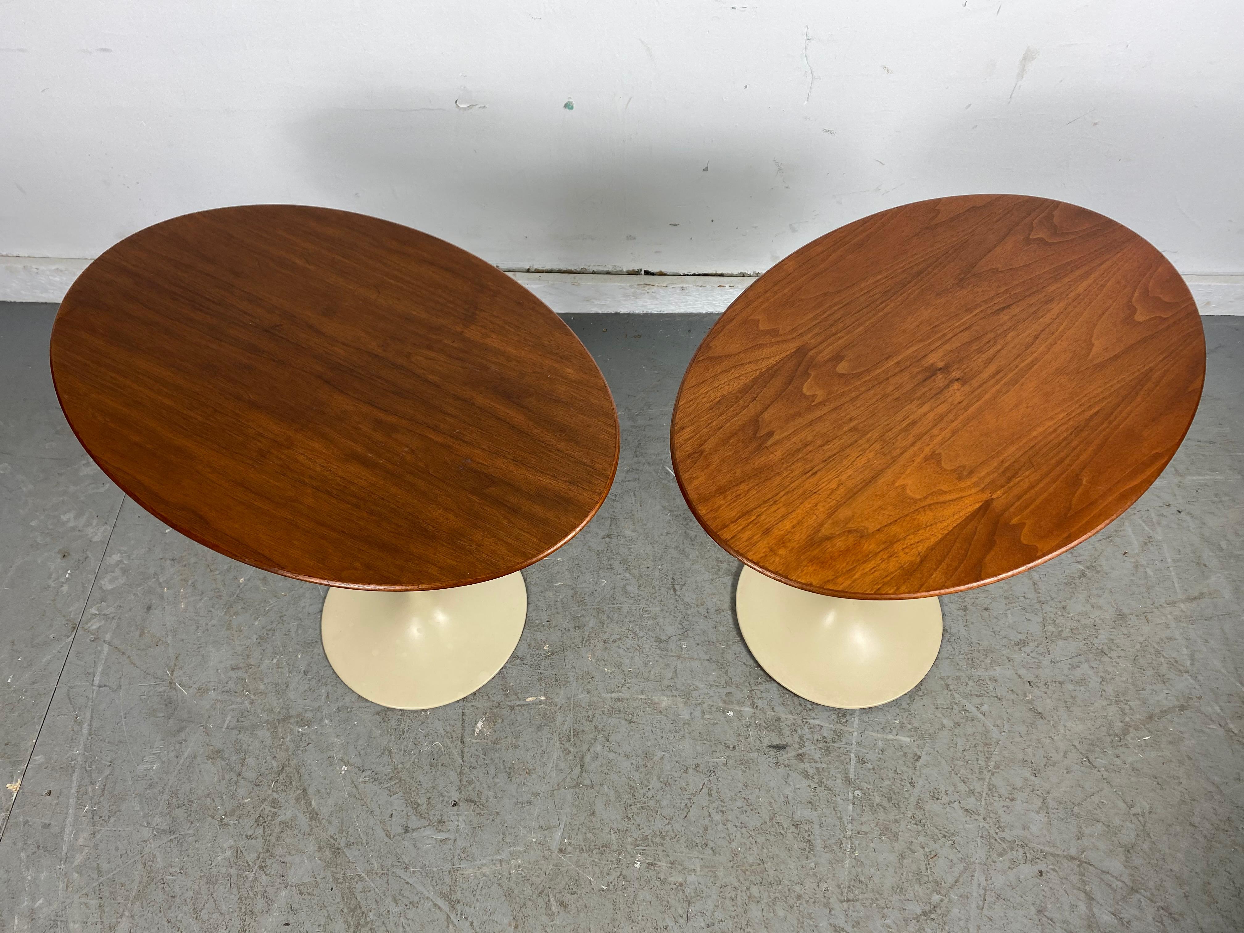 Late 20th Century Early Pair of Knoll Tulip Oval Side Tables by Eero Saarinen, circa 1970s