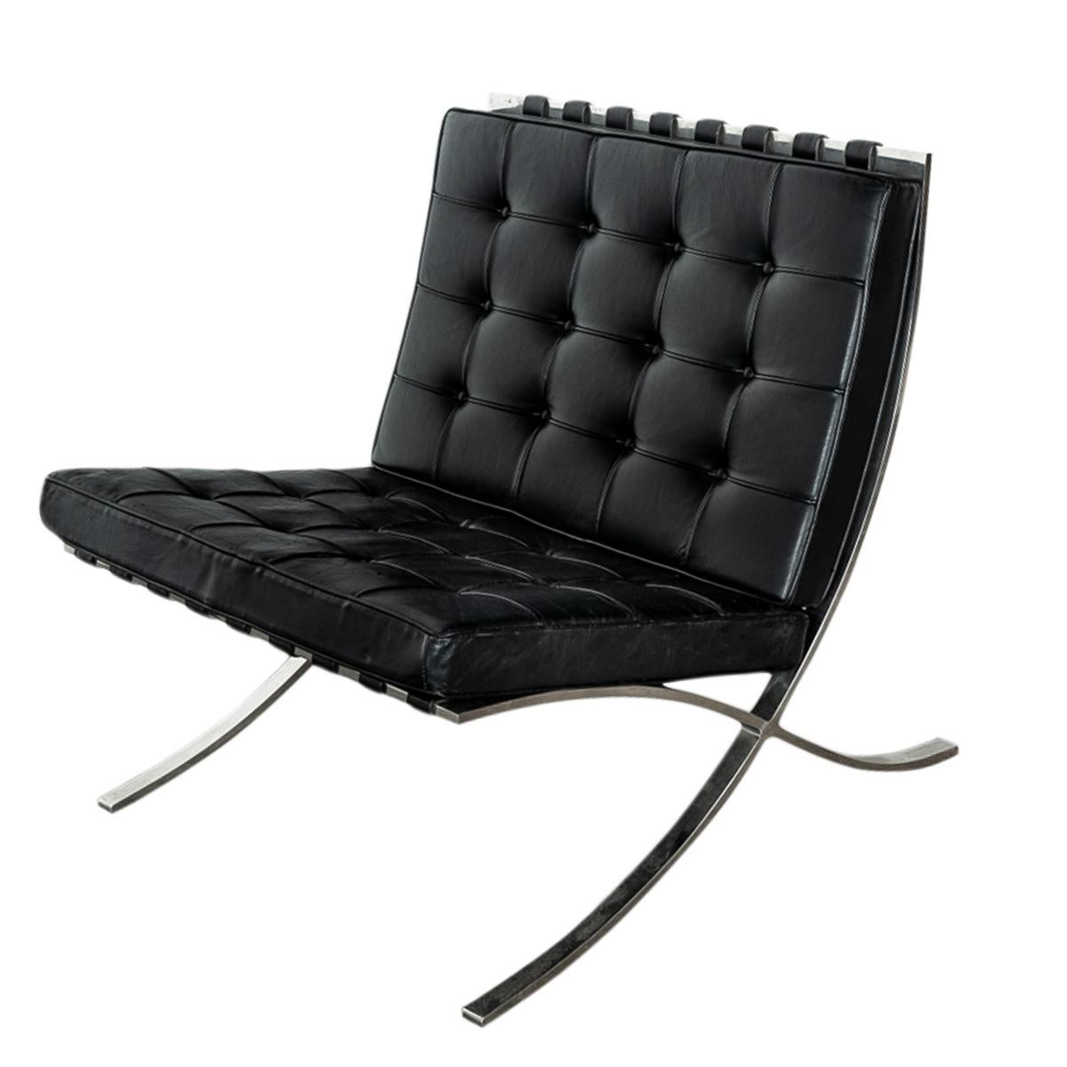 Early Pair MCM Knoll Barcelona Chairs Black Leather Mies van der Rohe 1961 For Sale 1