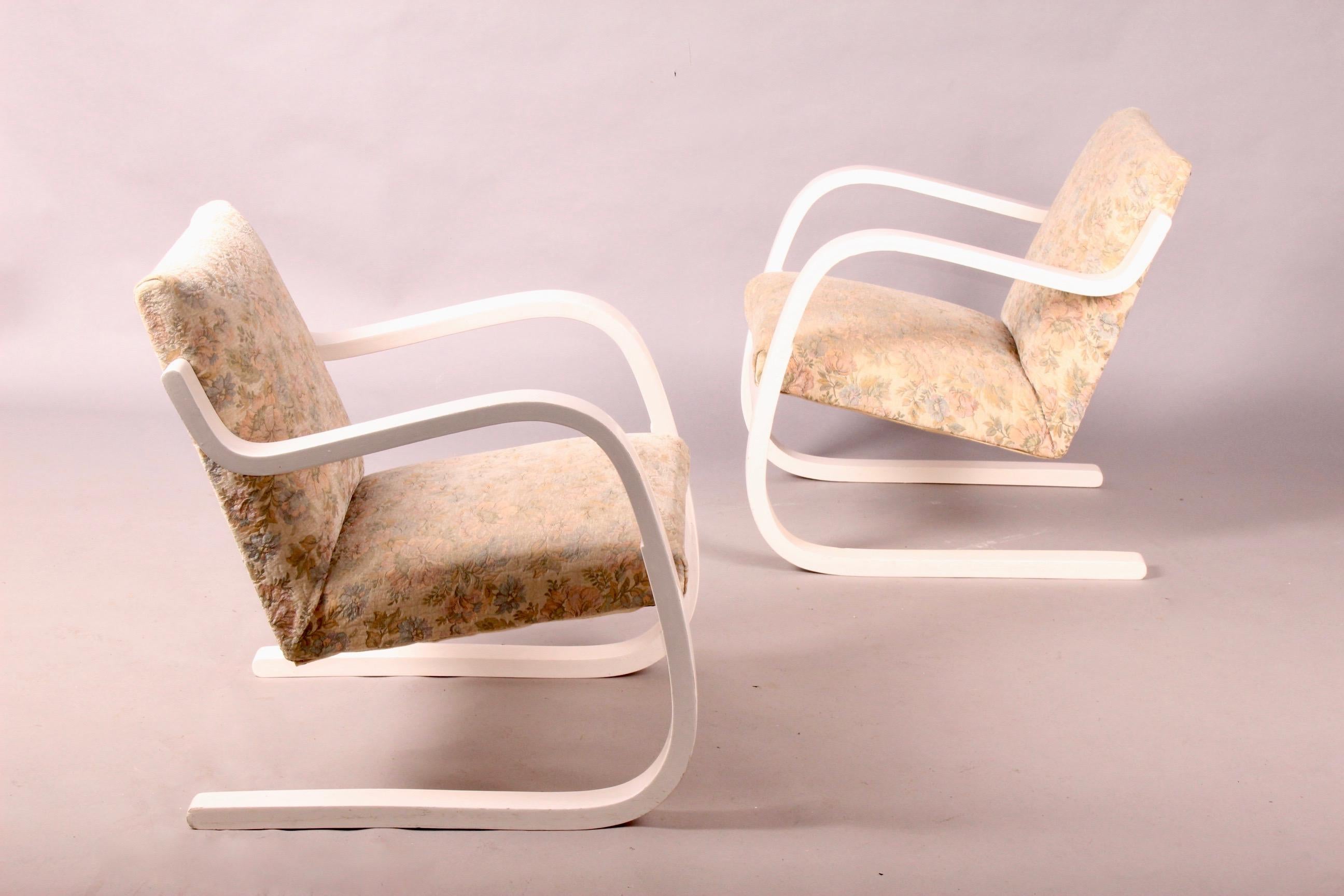 Early Pair of Alvar Aalto Model 402 Chairs 3