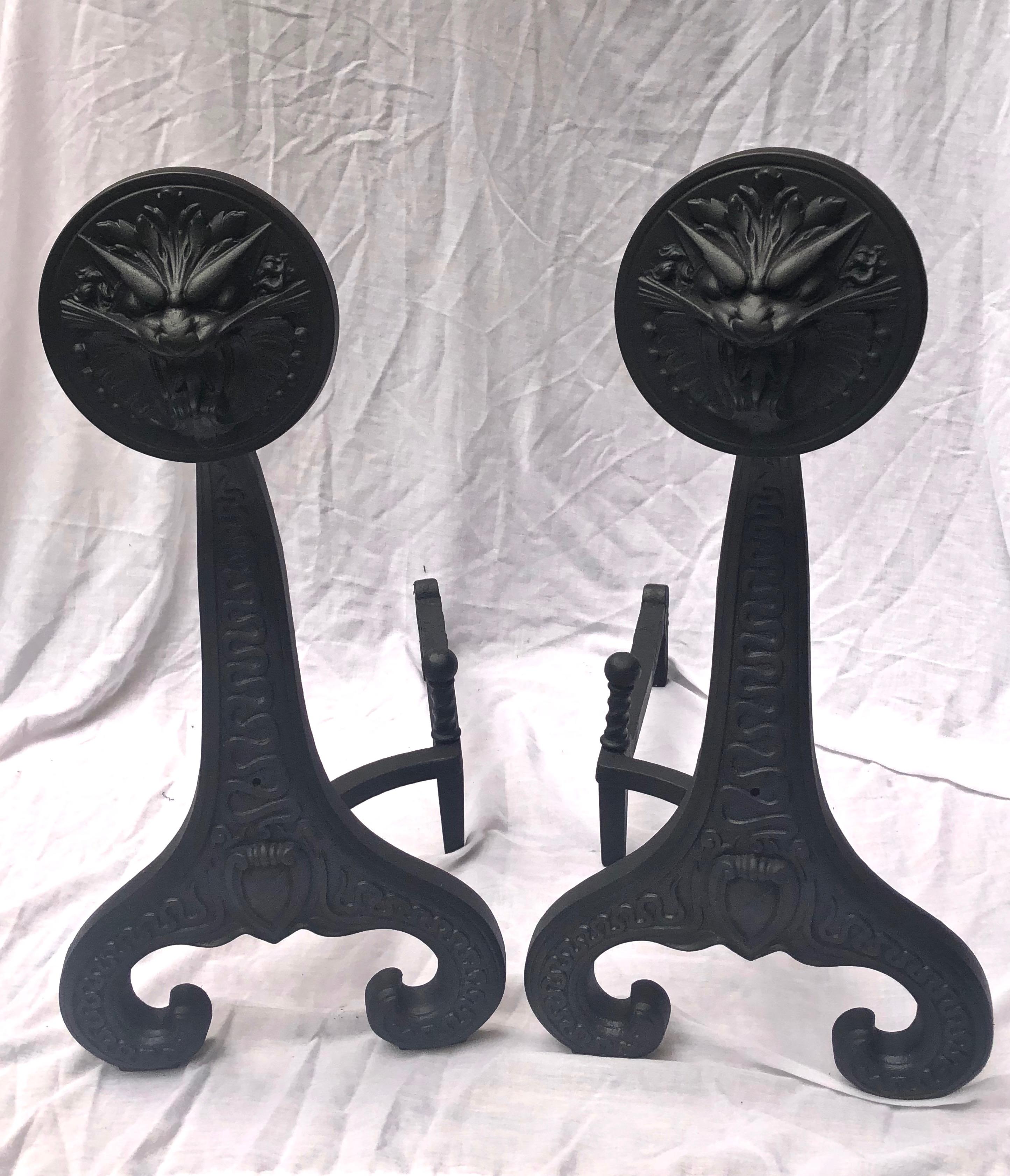 « Early Pair of Andirons » Signé et daté, Bradley & Hubbard, 1886, Fabriqué aux États-Unis en vente 4