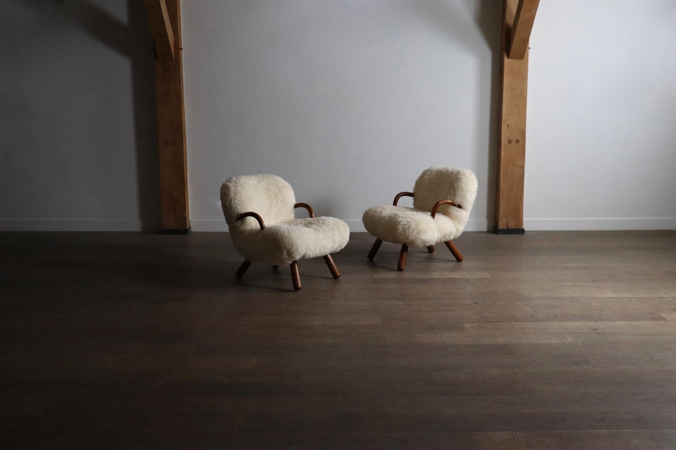 Coppia di sedie Arnold Madsen Clam in pelle di pecora riccia, 1944 in vendita 5