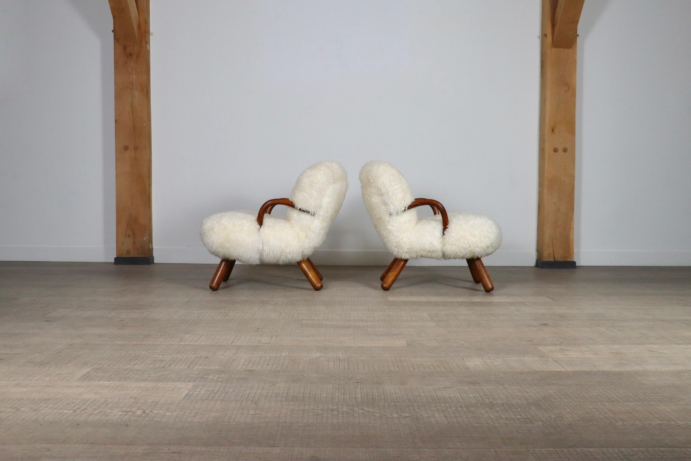 Early Pair Of Arnold Madsen Clam Chairs In Curly Sheepskin, 1944 For Sale 2