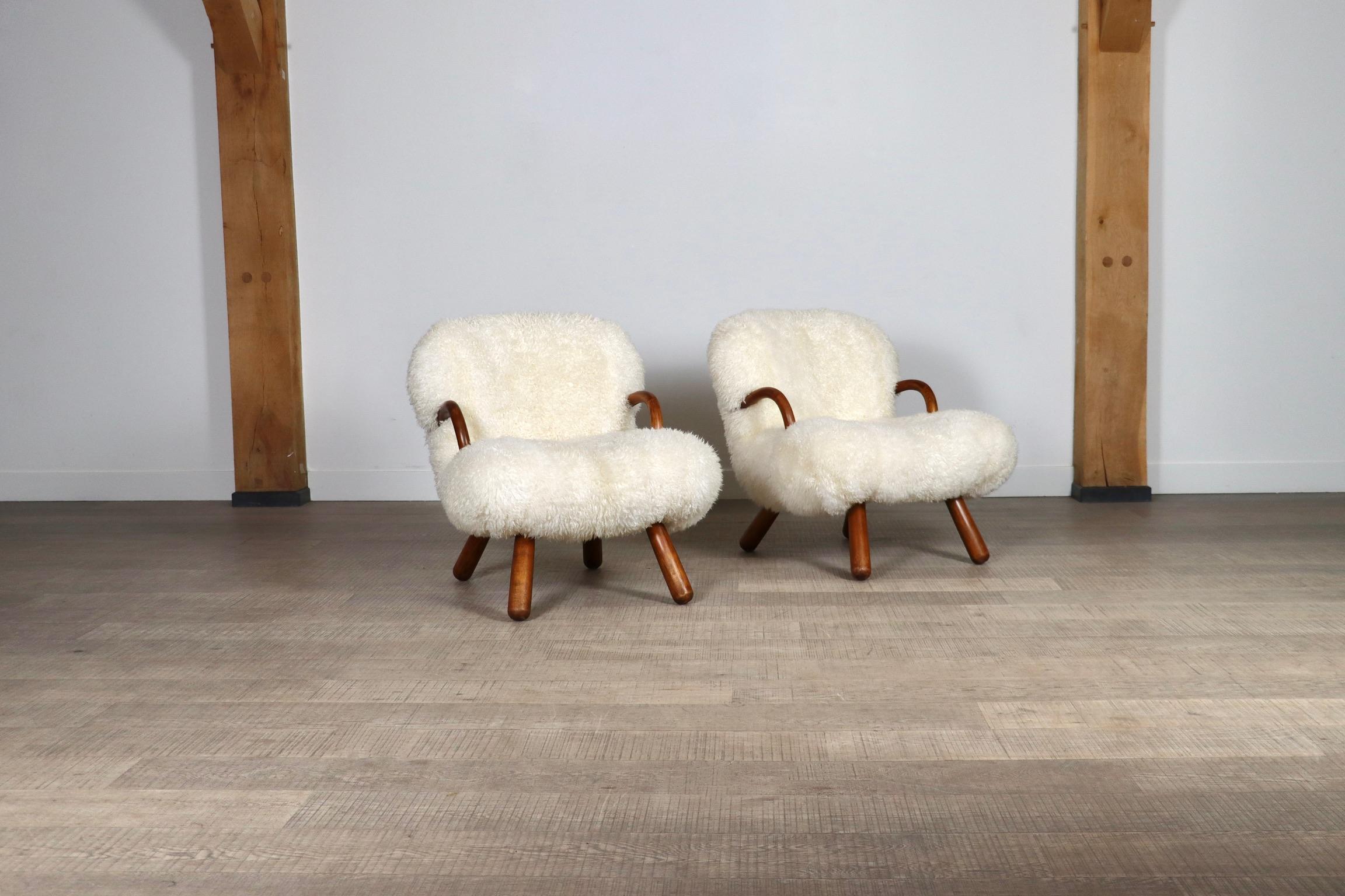 Early Pair Of Arnold Madsen Clam Chairs In Curly Sheepskin, 1944 For Sale 3
