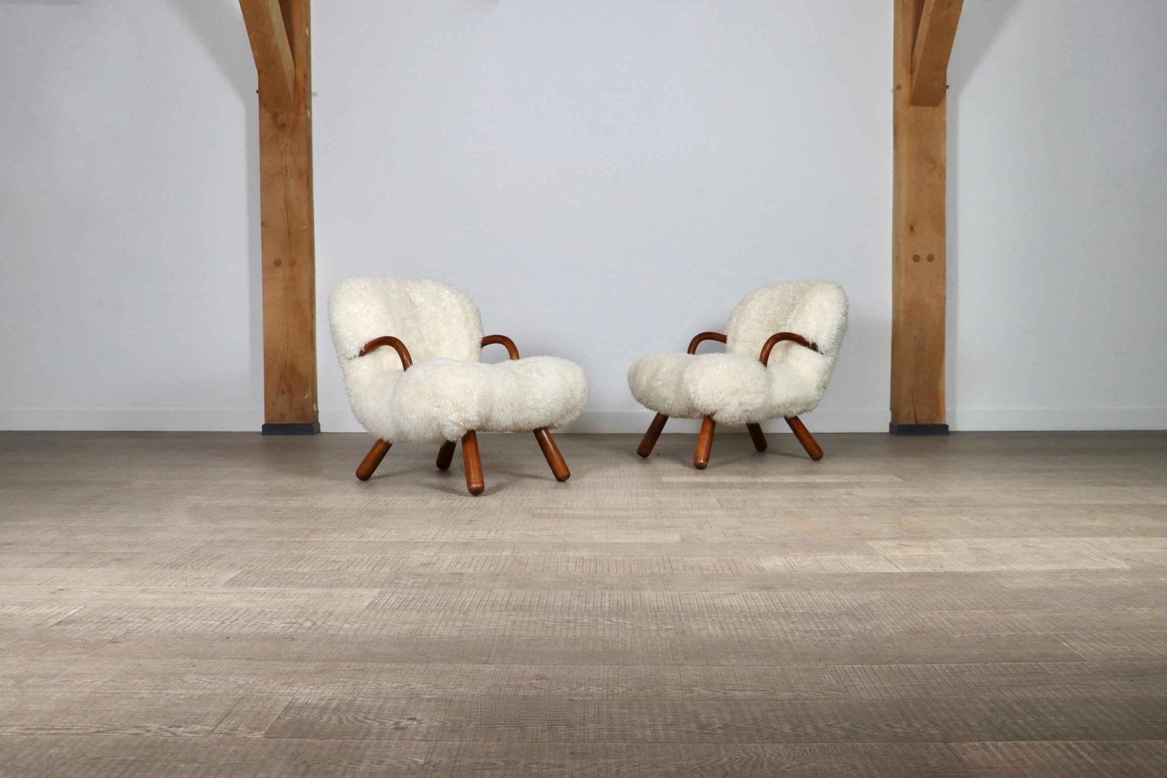 Early Pair Of Arnold Madsen Clam Chairs In Curly Sheepskin, 1944 For Sale 4