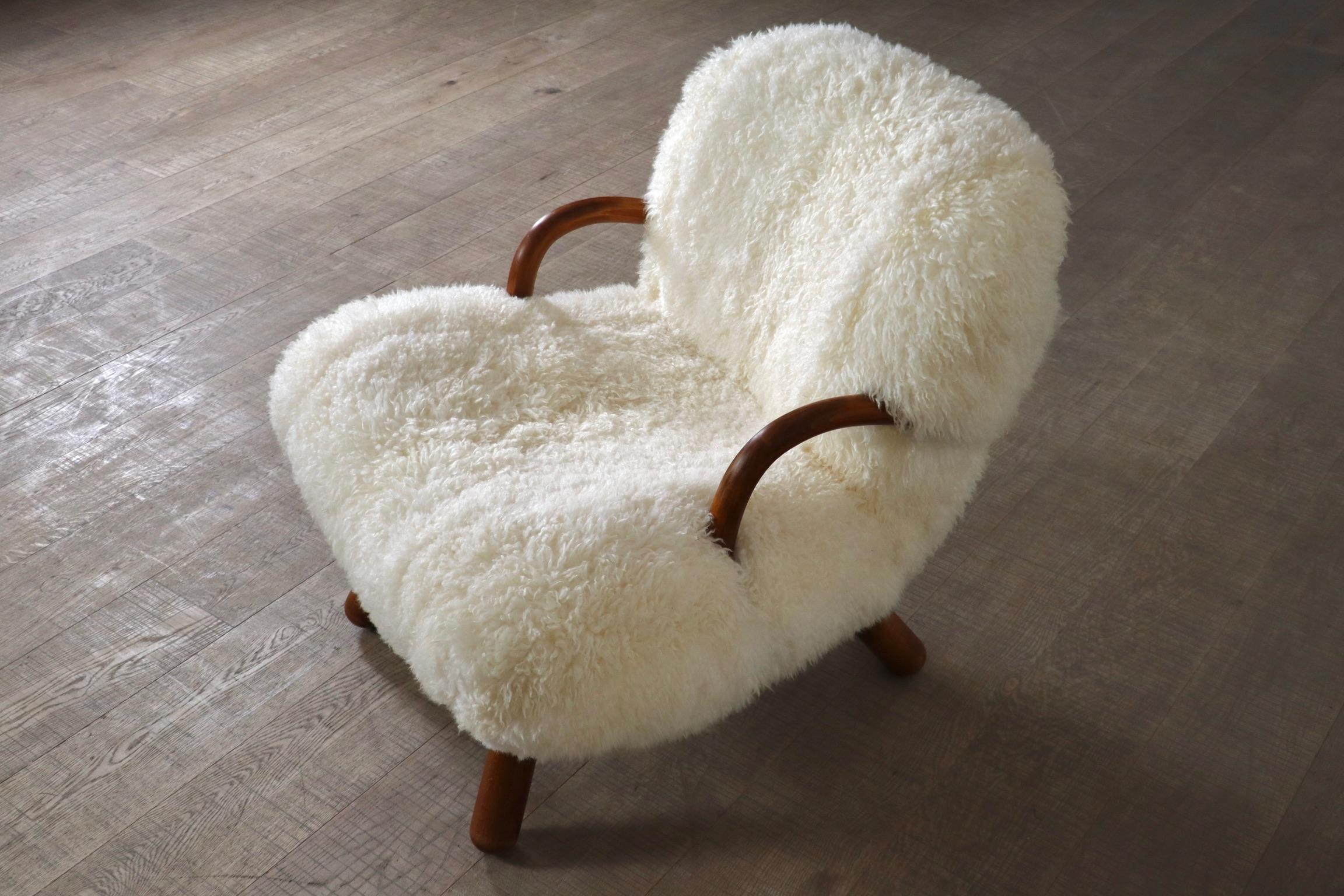 Early Pair Of Arnold Madsen Clam Chairs In Curly Sheepskin, 1944 For Sale 5