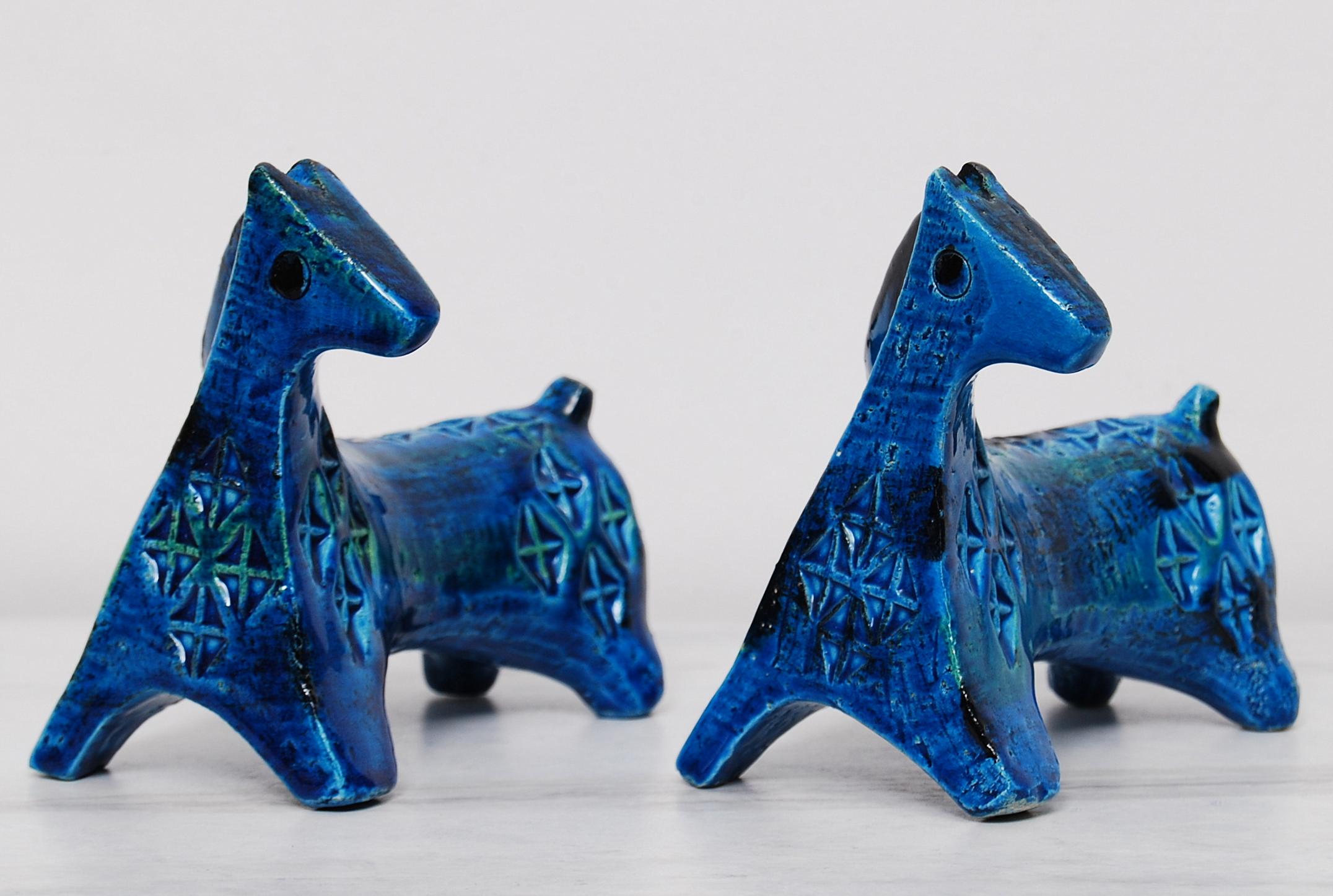 Bitossi, a pair of sculptural horses in Rimini blue ceramic, designed by Aldo Londi, early 1960s. Stamped signed, not later felt-tip pen signed. Measures: 15 cm. x 12.5 cm. In excellent condition.

  