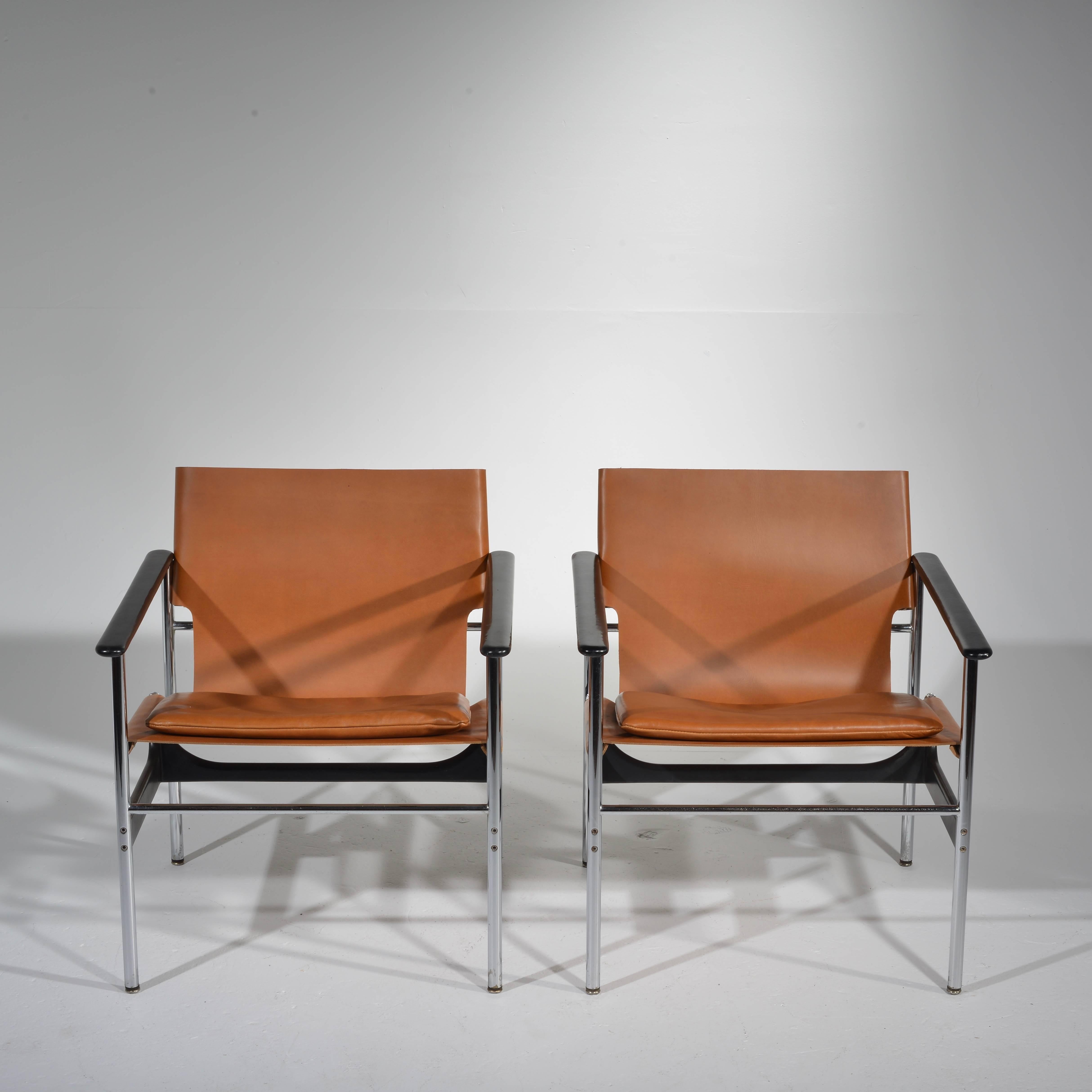 Early Pair of Charles Pollock Lounge Chairs in Cognac Leather In Good Condition In Los Angeles, CA