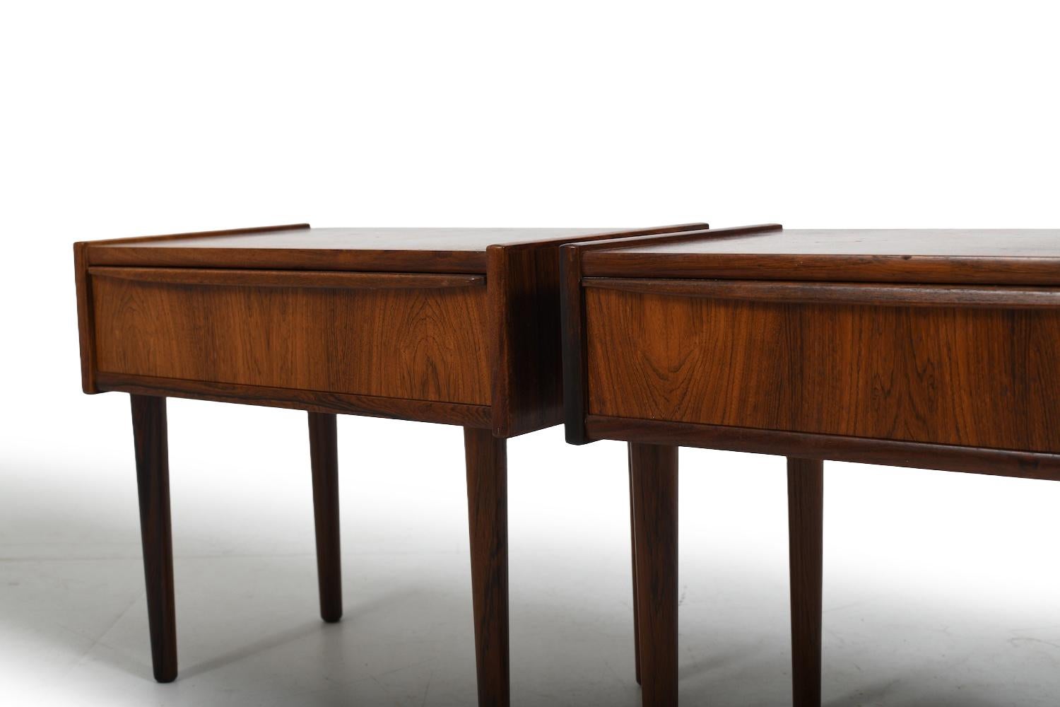 Legno Early Pair of Danish Bedside Tables 1960s in vendita