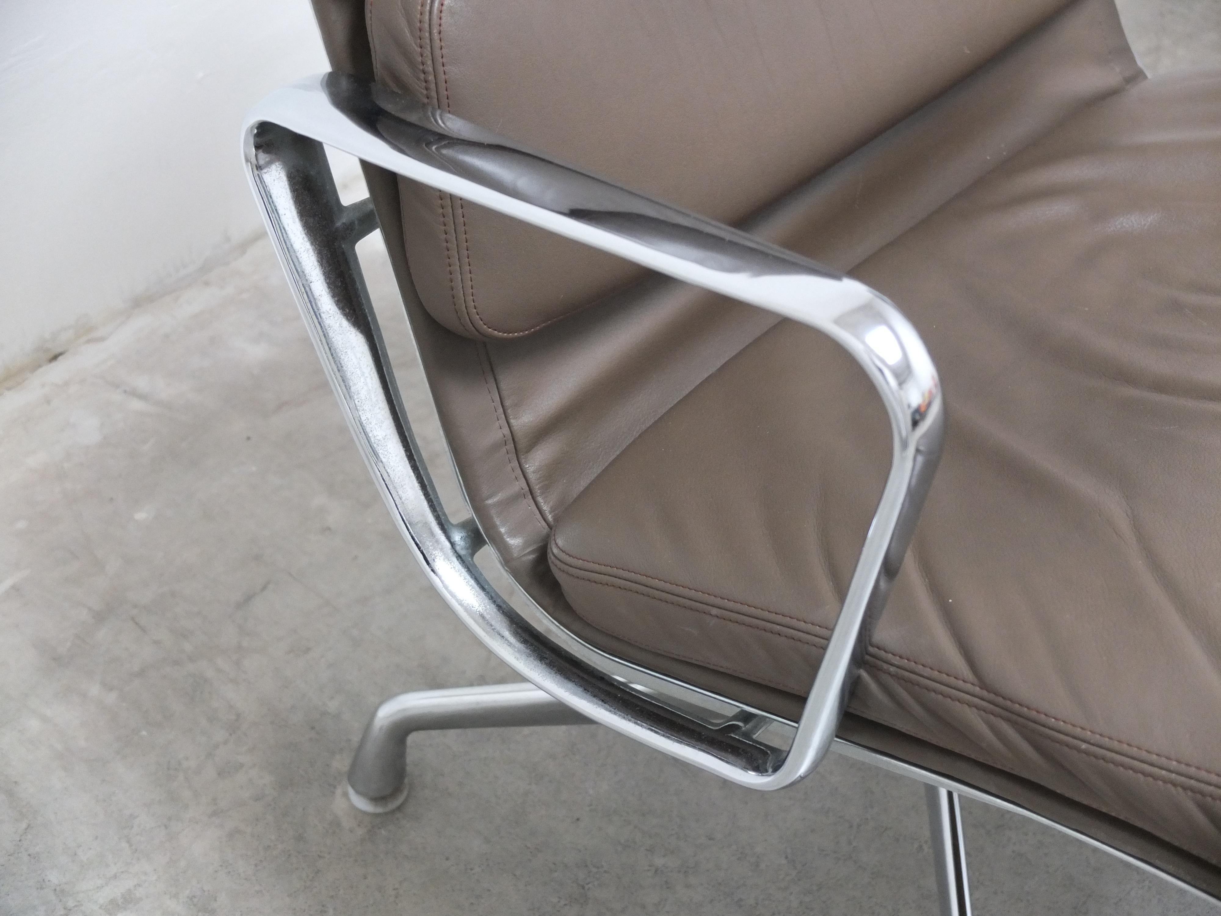 20ième siècle Paire de chaisesEA216 de Charles & Ray Eames pour Herman Miller, 1970 en vente