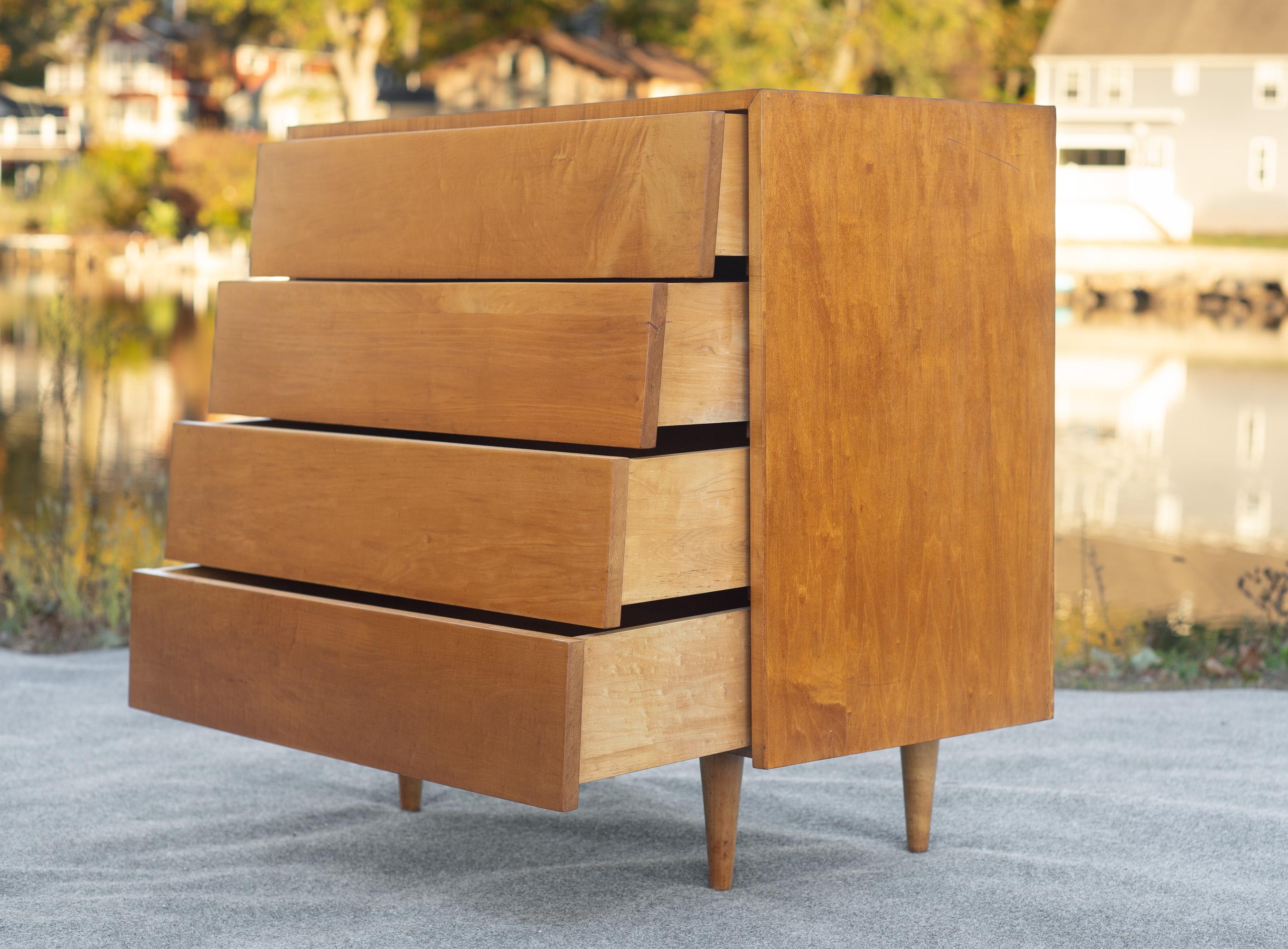 Coppia di armadietti a 4 cassetti con ante a leva di Florence Knoll n. 126, fine anni '40 in vendita 3