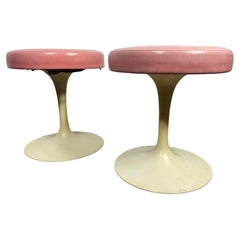 Retro Early Pair of Knoll Saarinen Swiveling Tulip Base Stools. Salmon Color Leather