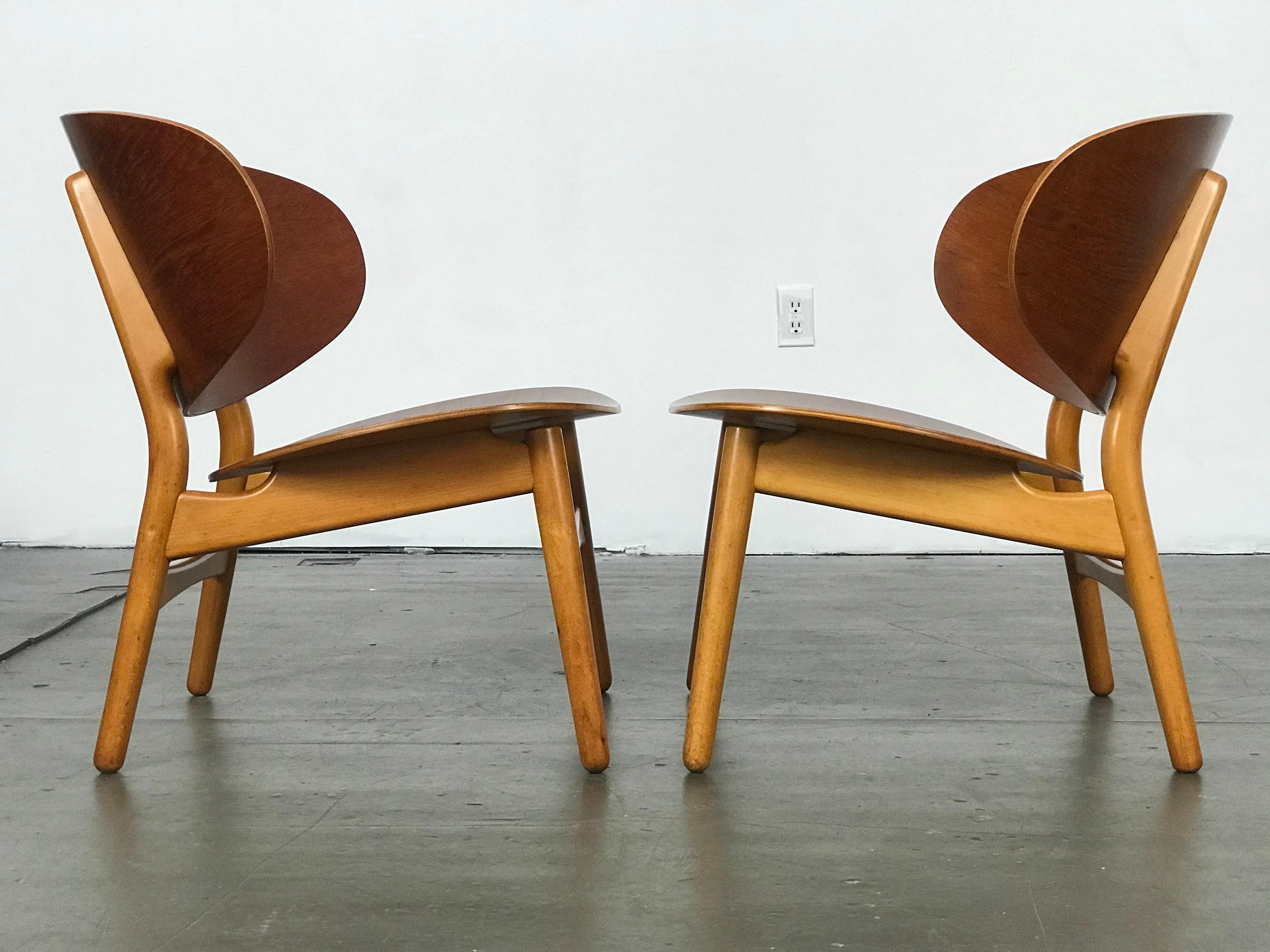 Mid-Century Modern Mid Century Modern Lounge Chairs by Hans Wegner in Teak and Beech 
