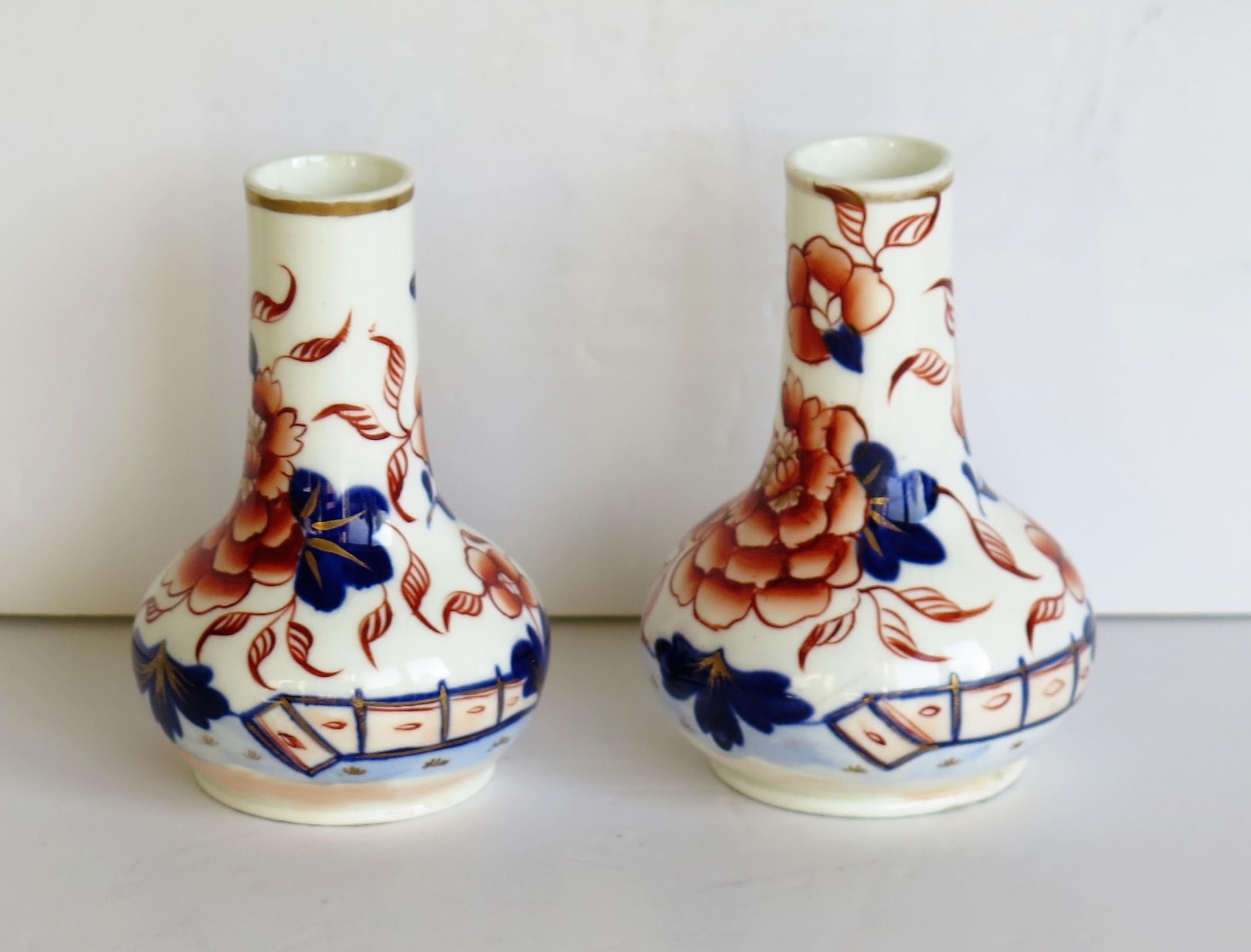 English Early Pair of Mason's Scent Bottles or Small Vases in Fence Japan Ptn circa 1825 For Sale