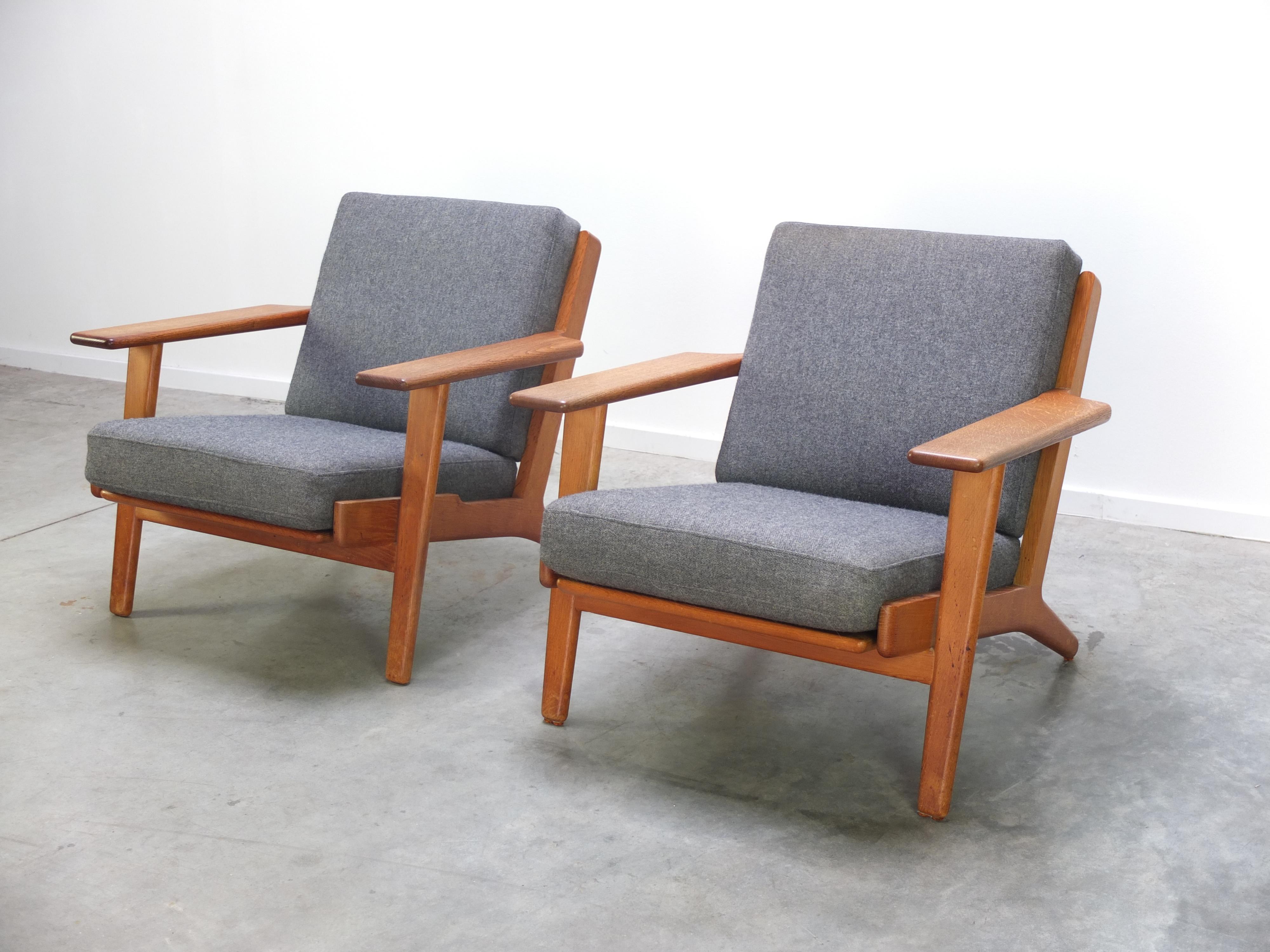 Early Pair of Oak 'GE-290' Lounge Chairs by Hans J. Wegner for Getama, 1950s 1